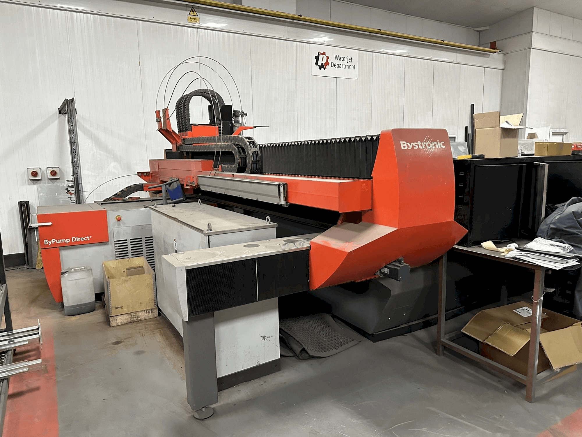 Prikaz stroja Bystronic Byjet Flex 6030 Waterjet sprijeda