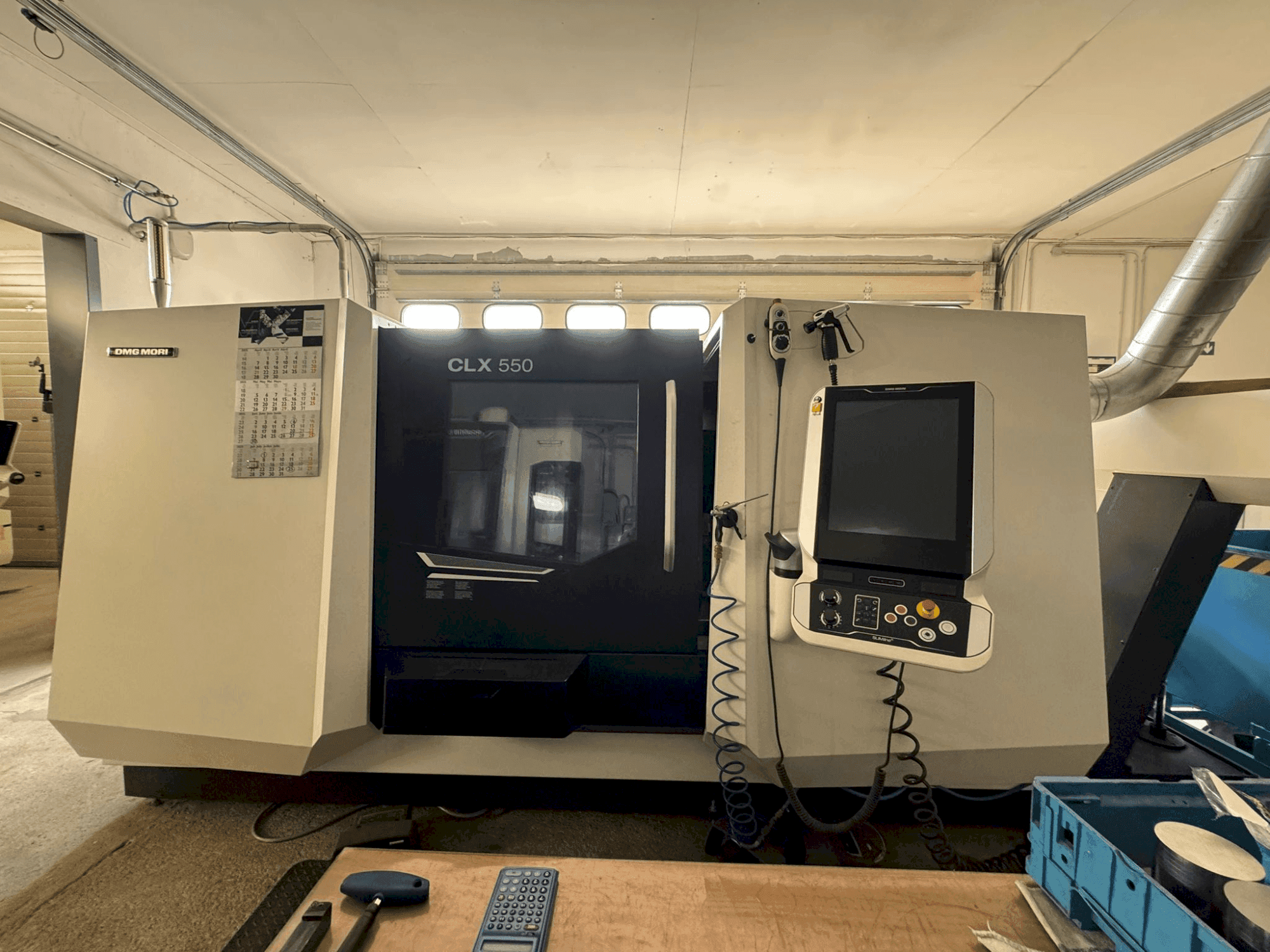 Prikaz stroja DMG MORI CLX 550 V6 sprijeda