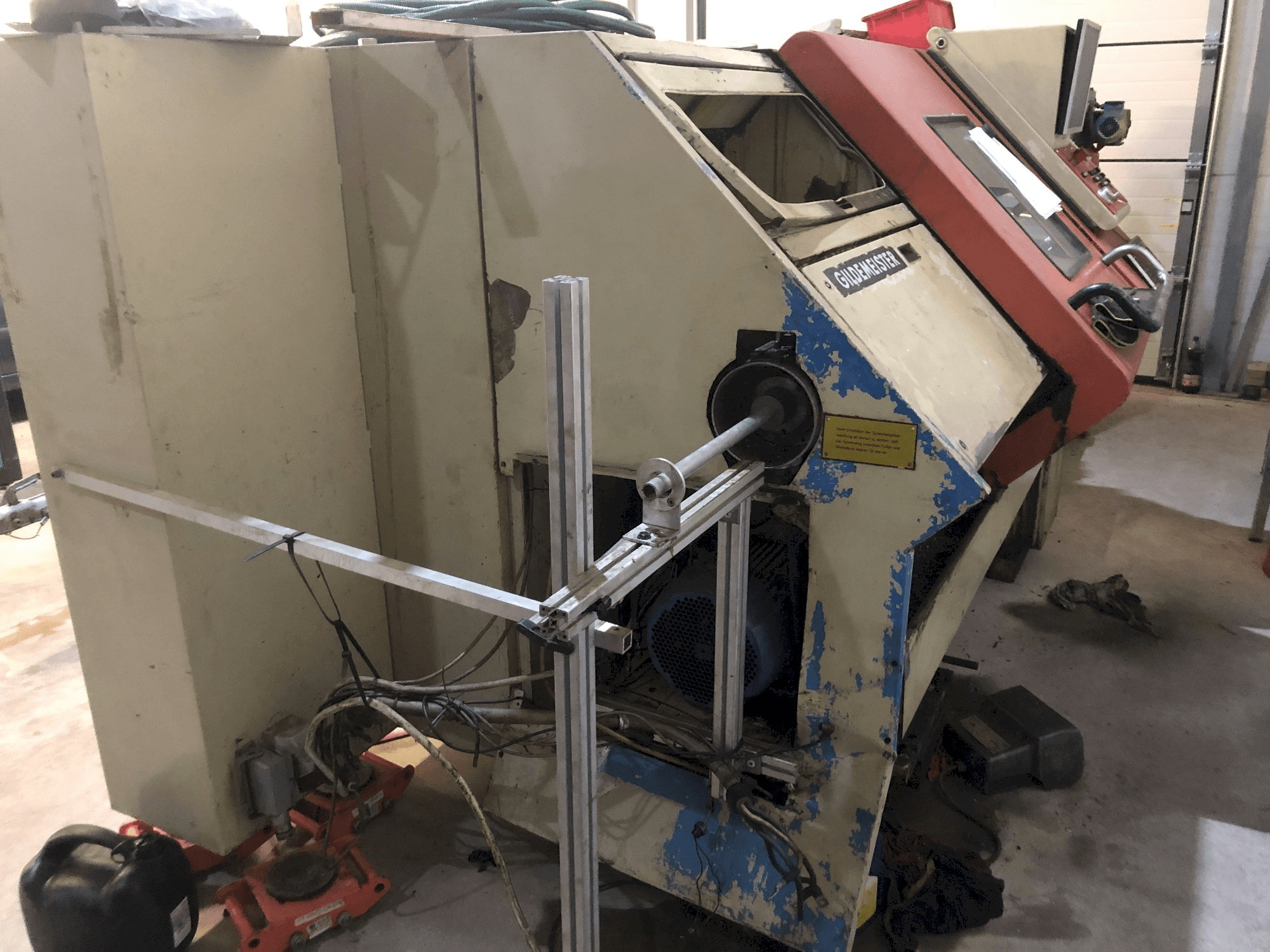 Prikaz lijeve strane stroja Gildemeister NEF CT 40