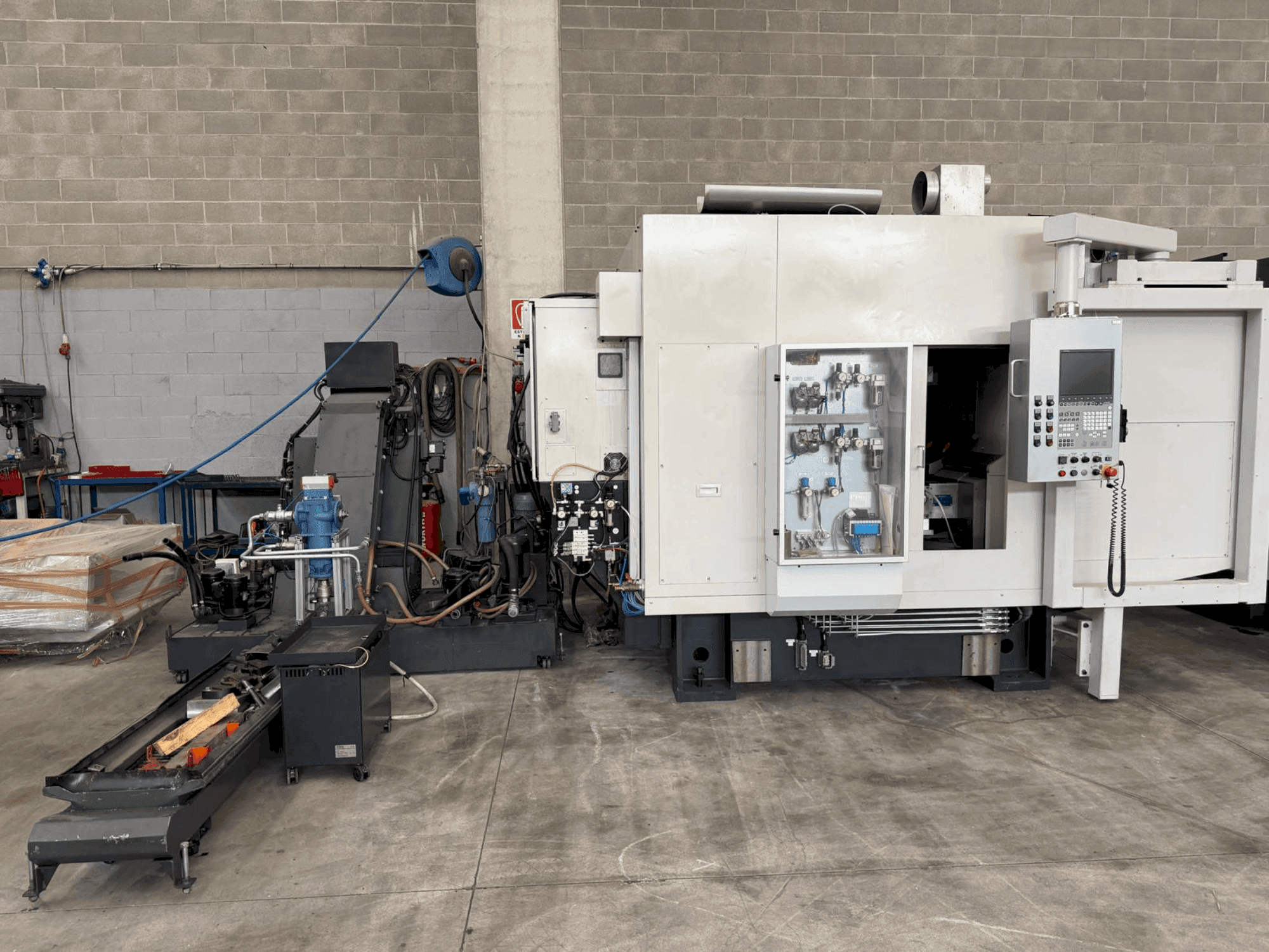 Prikaz stroja Brother TC-32BN QT sprijeda