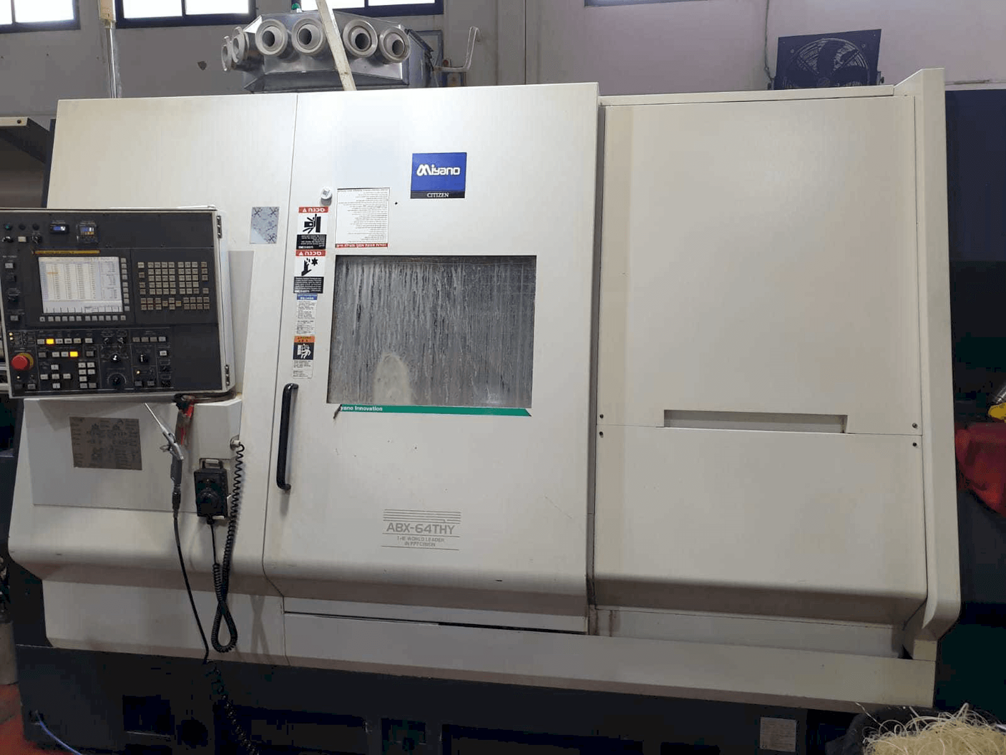 Prikaz stroja Miyano ABX-64THY sprijeda