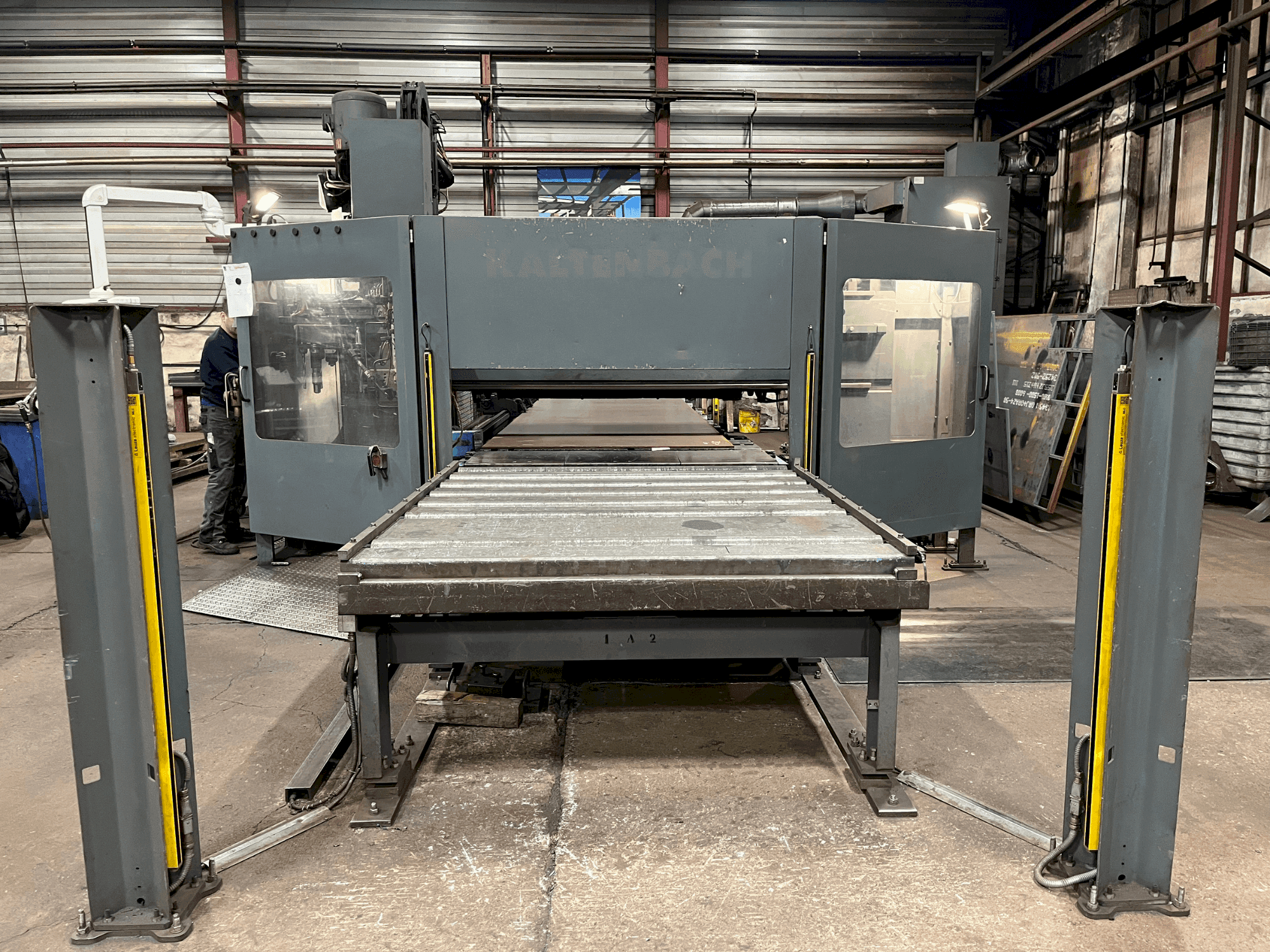 Prikaz stroja KALTENBACH KF 1606 sprijeda