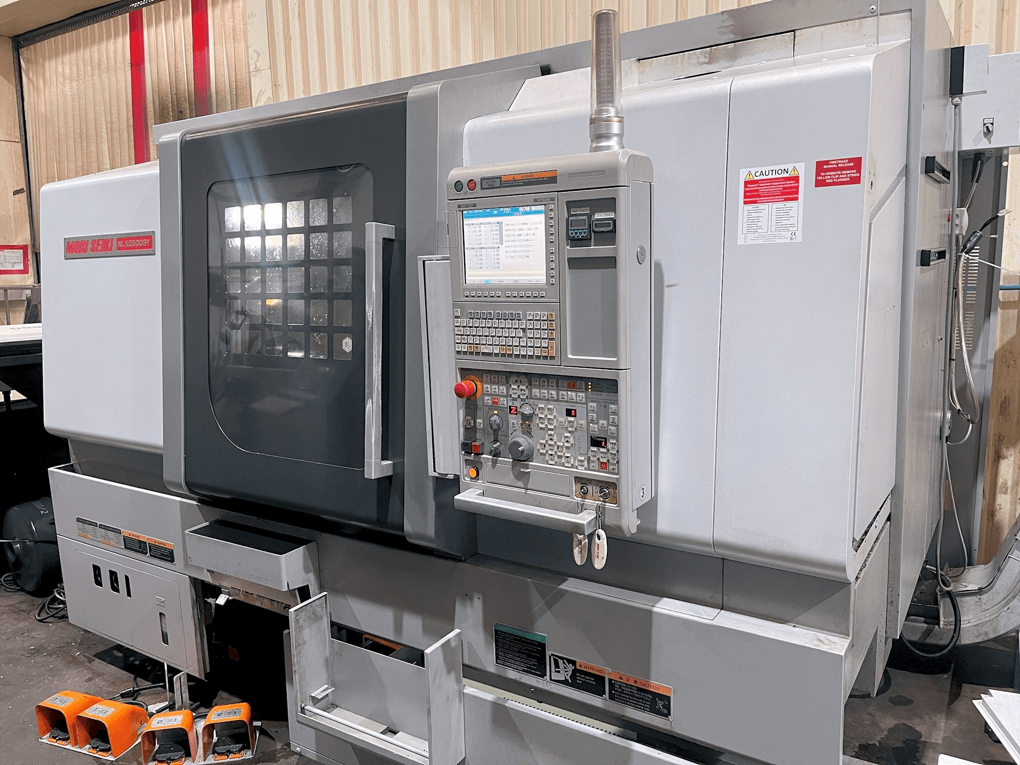 Prikaz stroja MORI SEIKI NL X2500SY/700 sprijeda