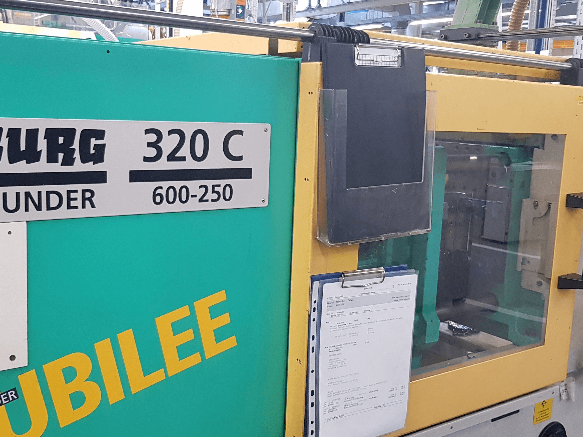 Prikaz stroja Arburg 320 C 600-250 sprijeda
