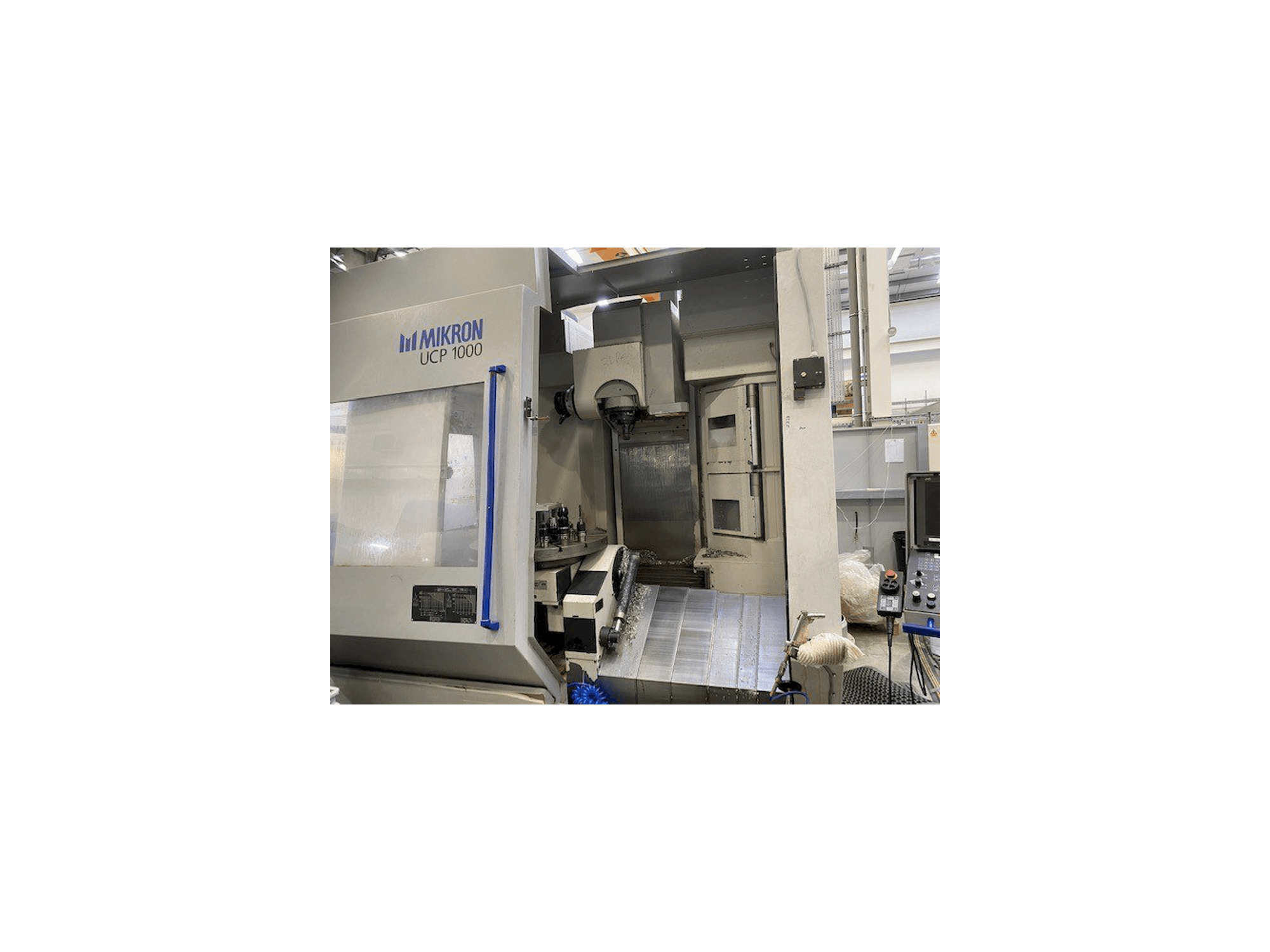 Prikaz stroja MIKRON UCP 1000 sprijeda