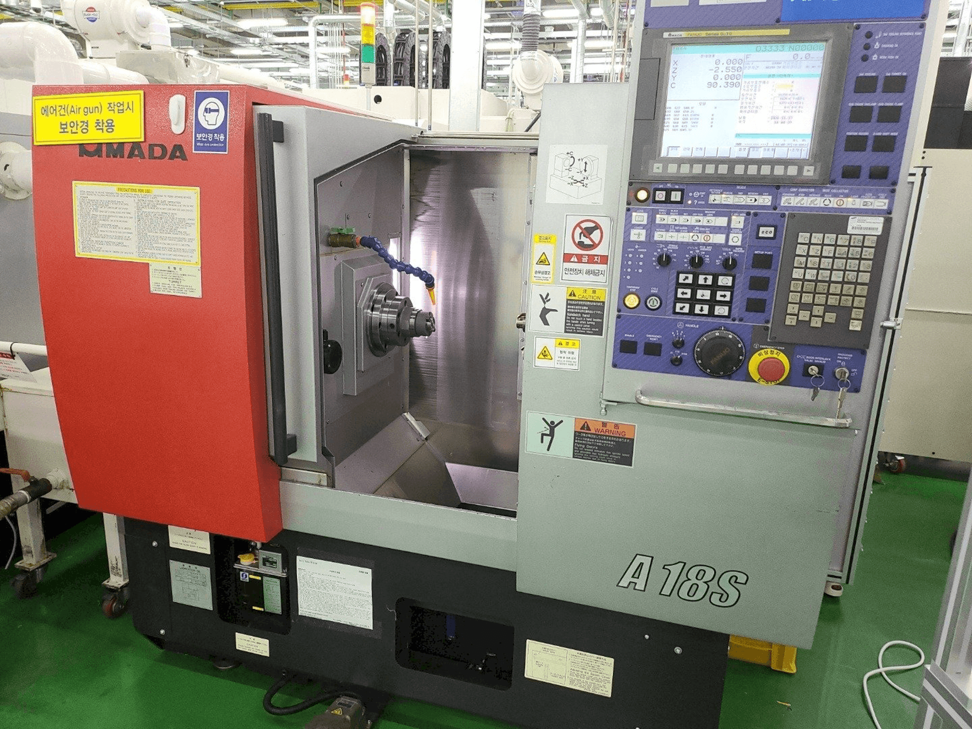 Prikaz stroja AMADA A-18S sprijeda