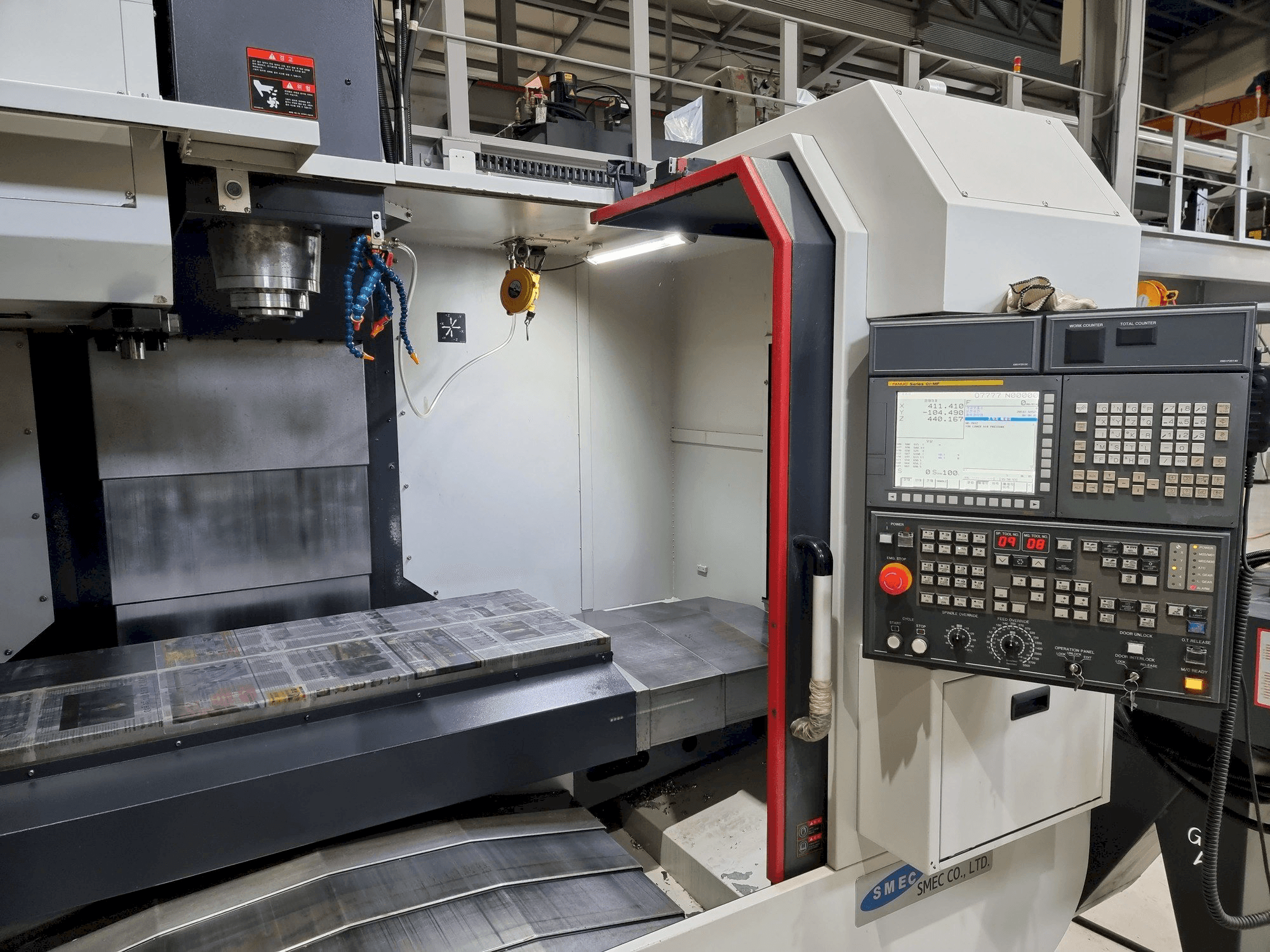 Prikaz stroja SMEC LCV 650 sprijeda