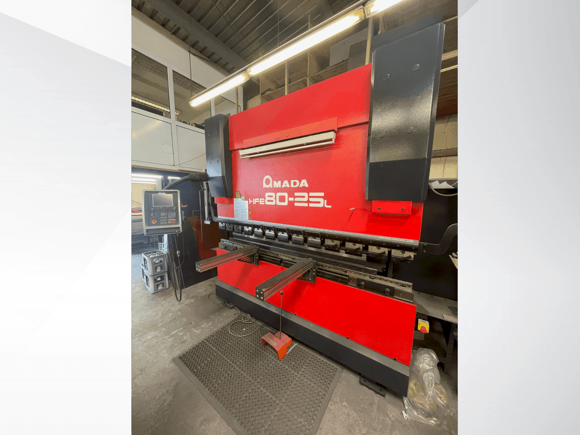 Prikaz stroja AMADA HFE 80-25 L sprijeda