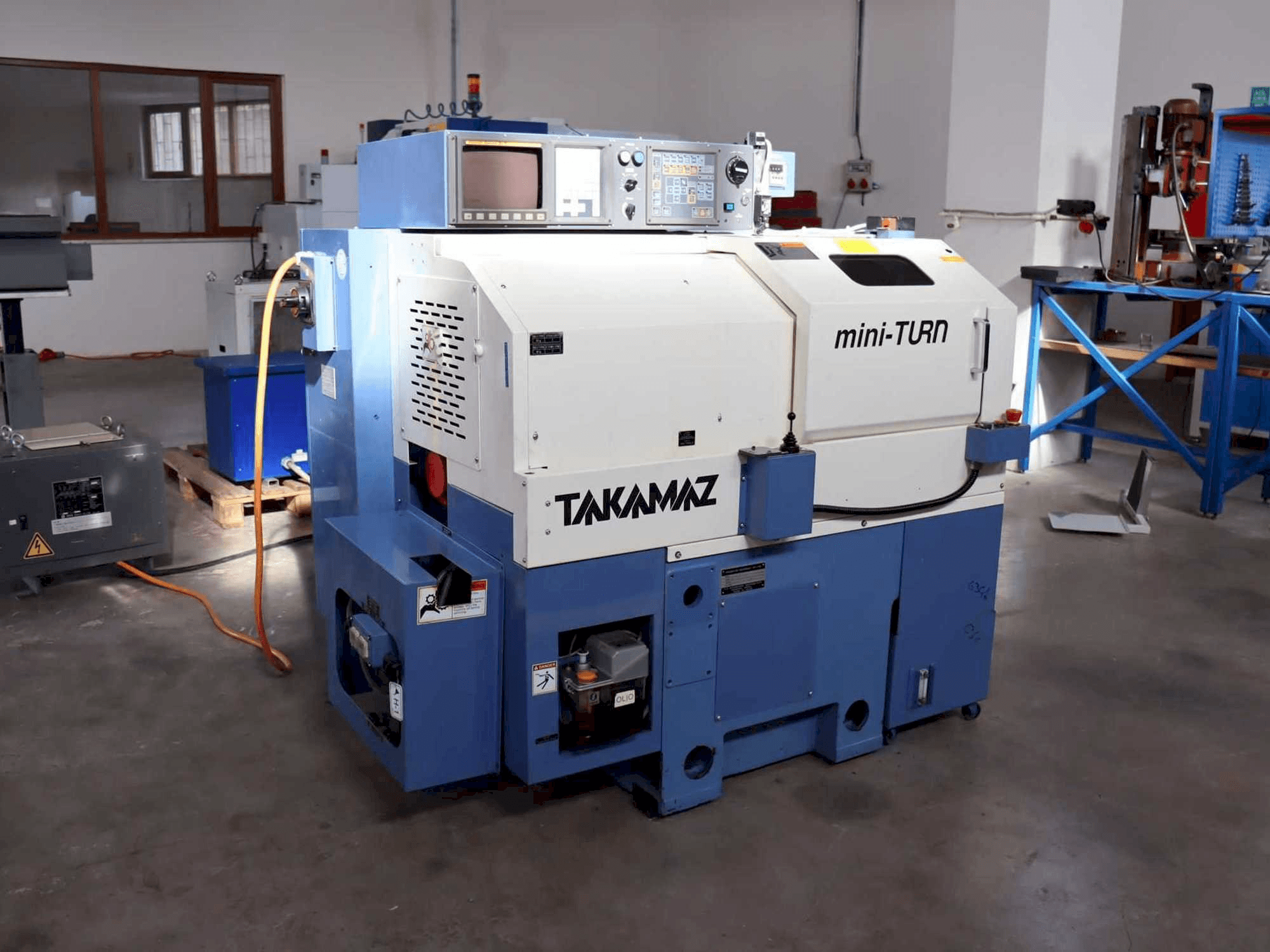 Prikaz stroja Takamaz mini-Turn sprijeda