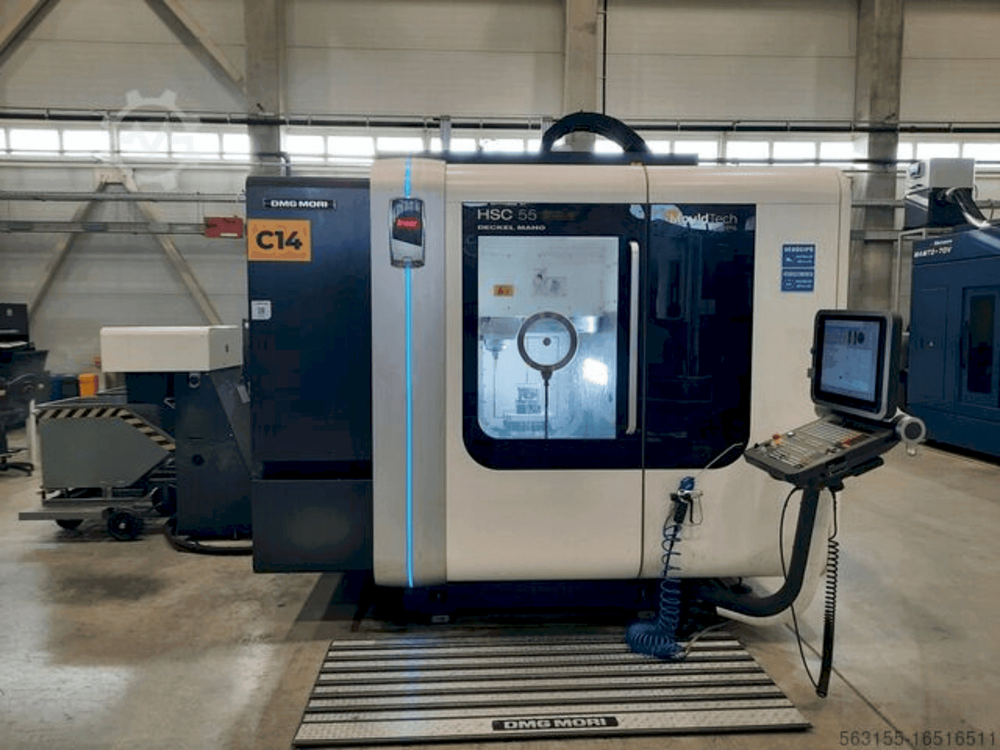 Prikaz stroja DMG MORI HSC 55 linear sprijeda
