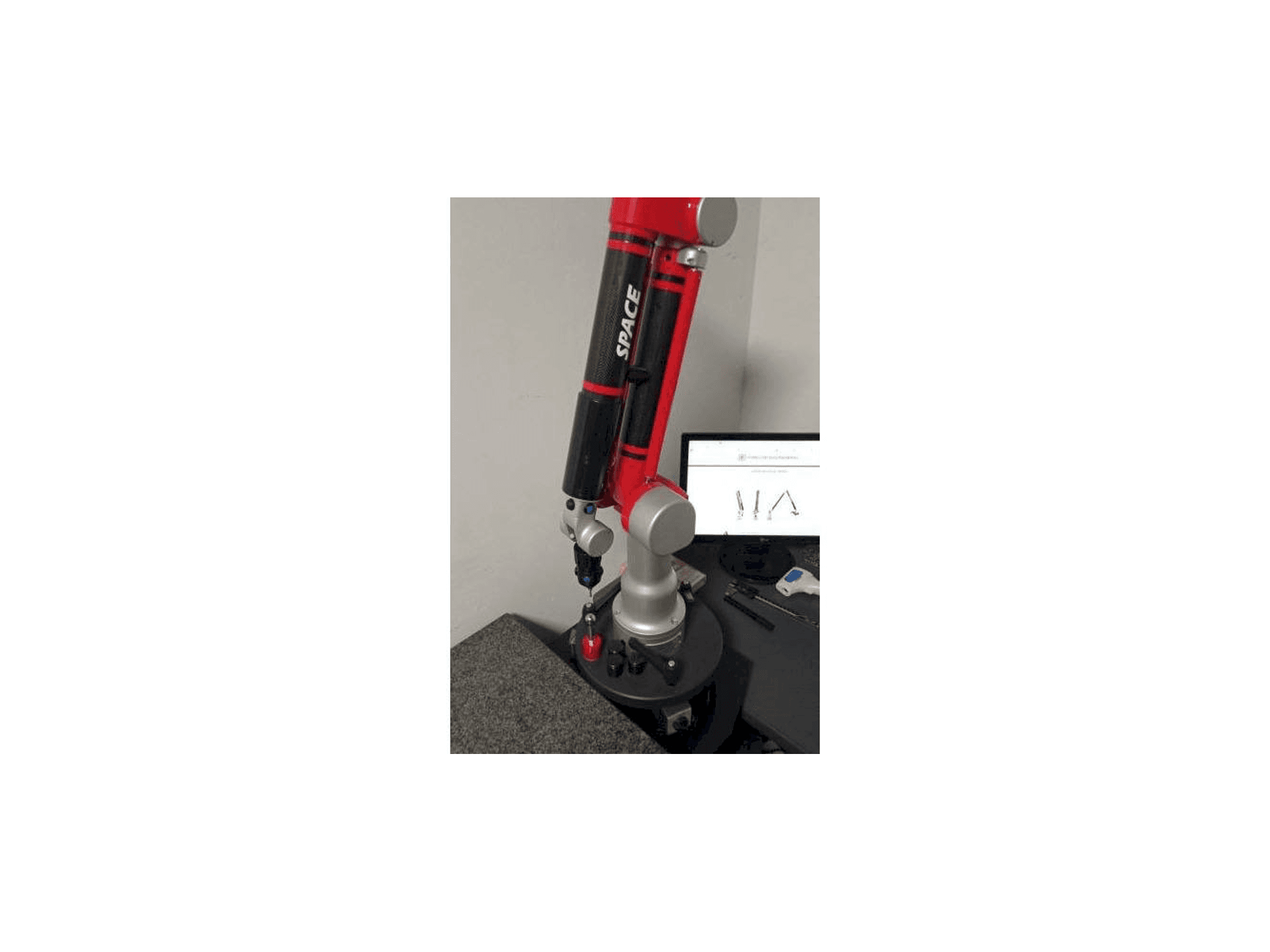 Prikaz stroja Tomelleri Engineering Space - 6 Axes sprijeda