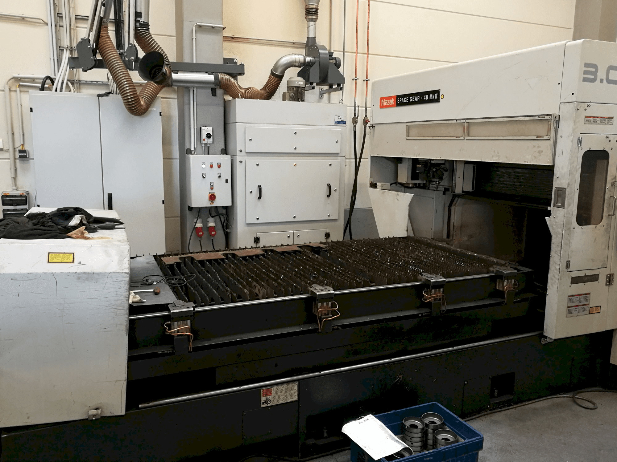 Prikaz stroja Mazak Space Gear-48 MK II sprijeda