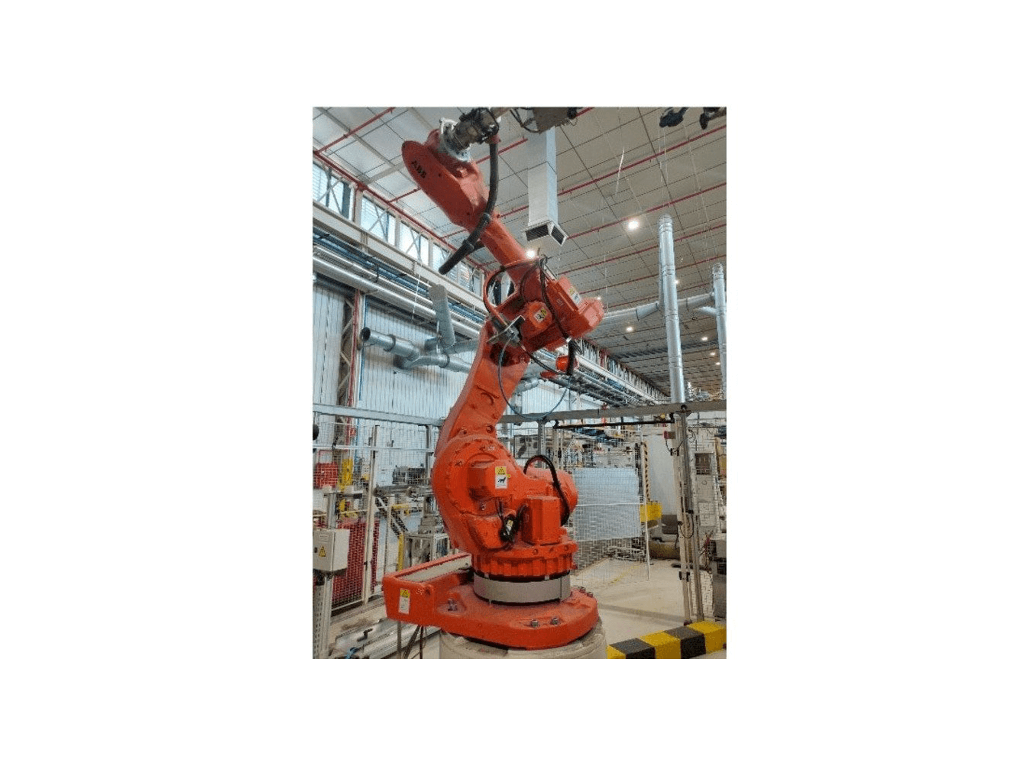 Prikaz lijeve strane stroja ABB IRB 6600-175/2.55