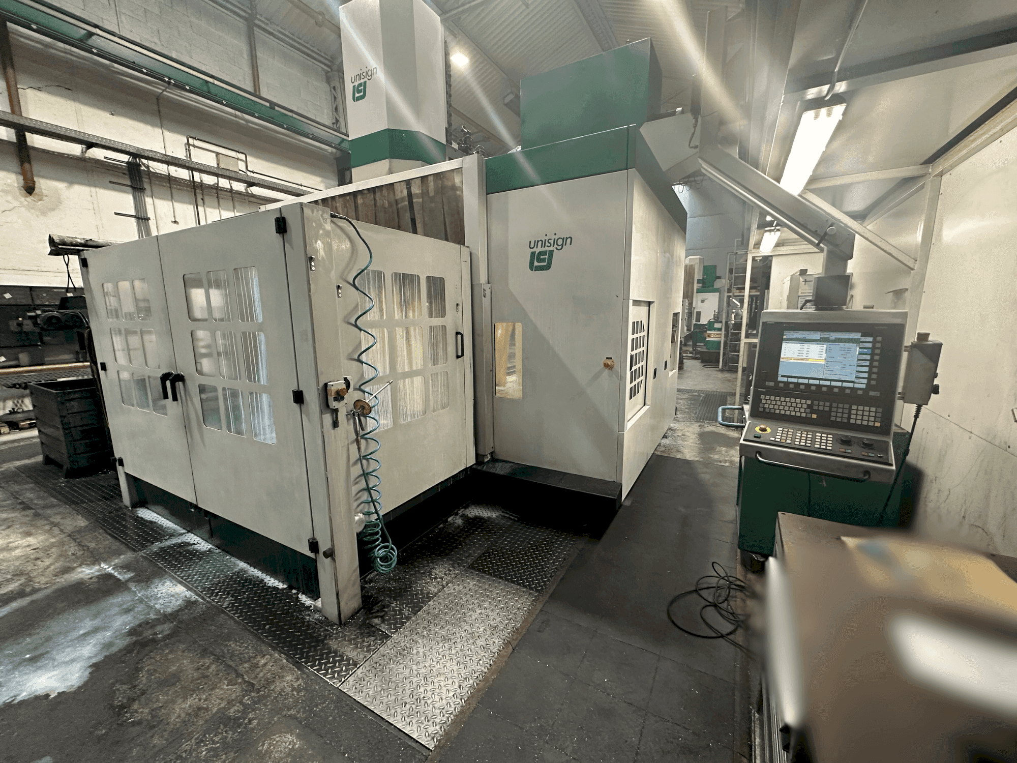 Prikaz stroja Unisign UNIPORT 6000 sprijeda