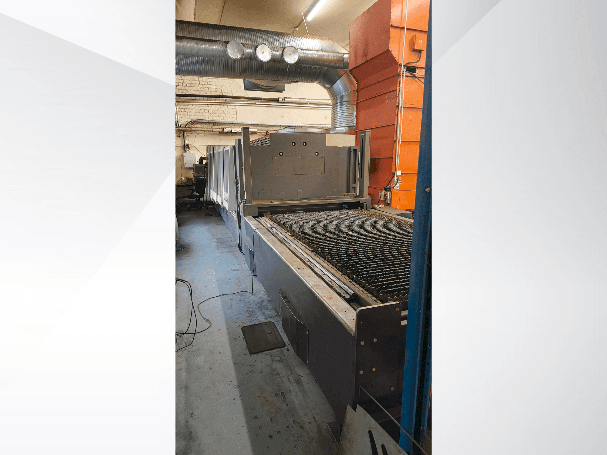 Prikaz stroja Bystronic BySpeed 3015 sprijeda
