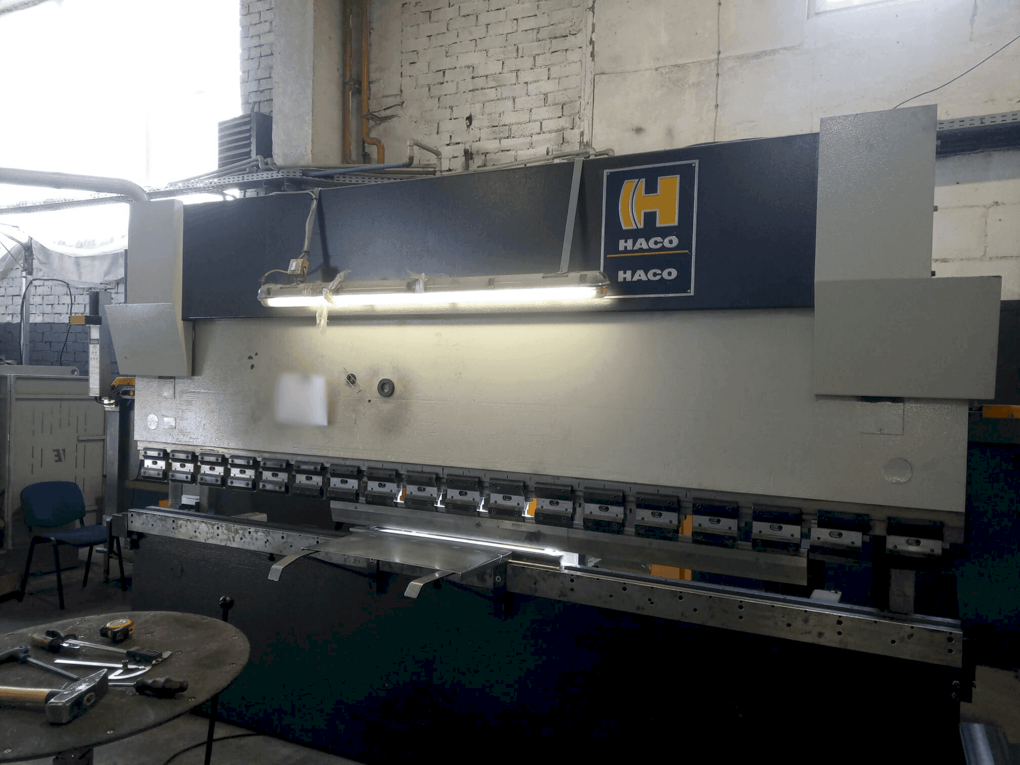 Prikaz stroja HACO ERM 36-150 sprijeda