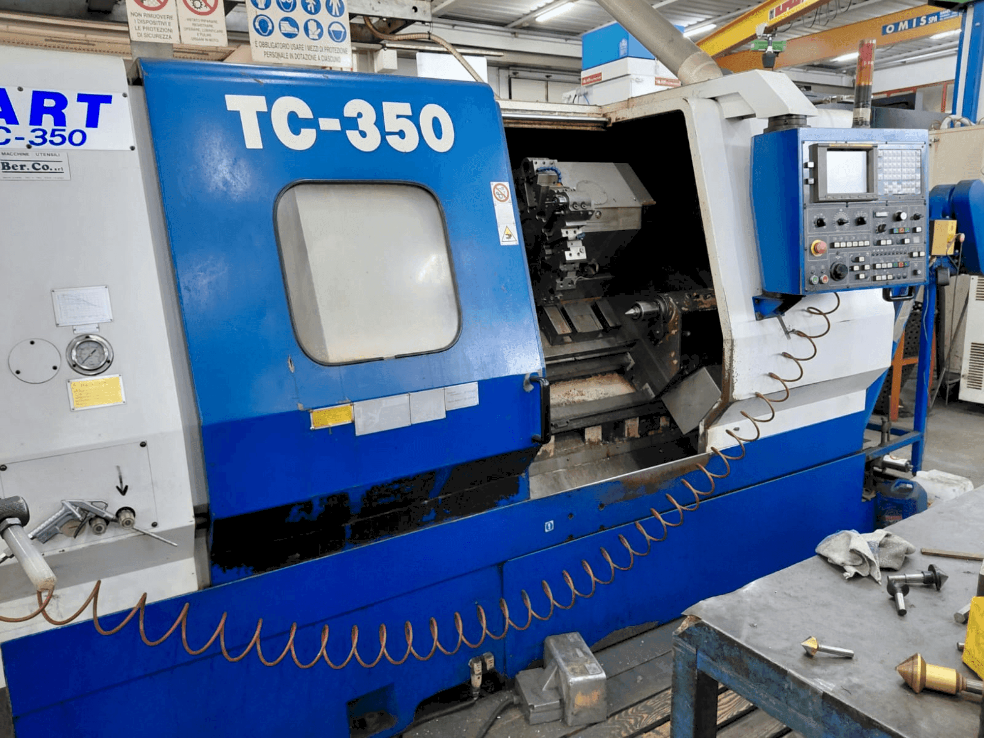 Prikaz stroja DART TC350 sprijeda