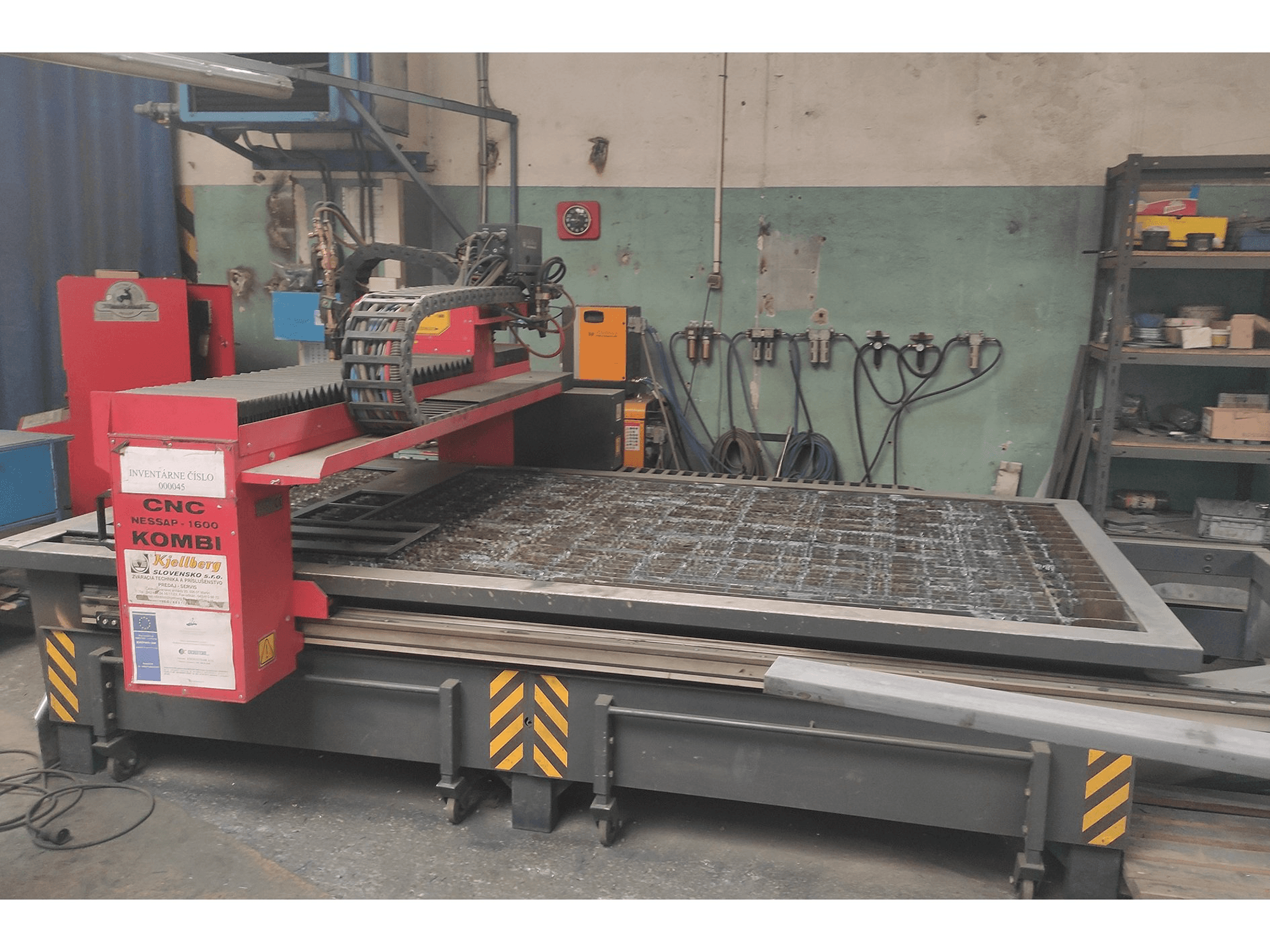 Prikaz stroja Nessap 1600 Kombi Plus sprijeda