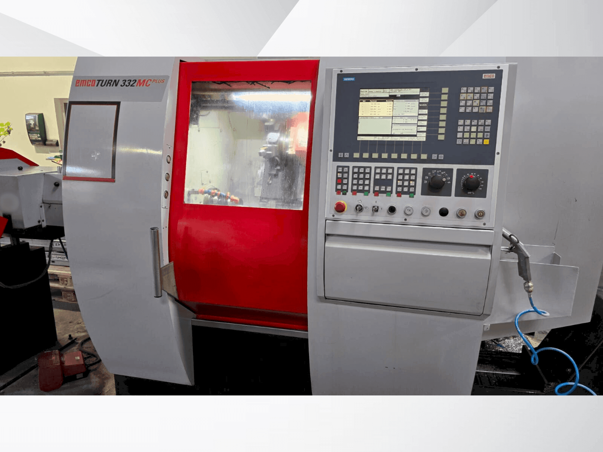 Prikaz stroja EMCO TURN 332 MC sprijeda