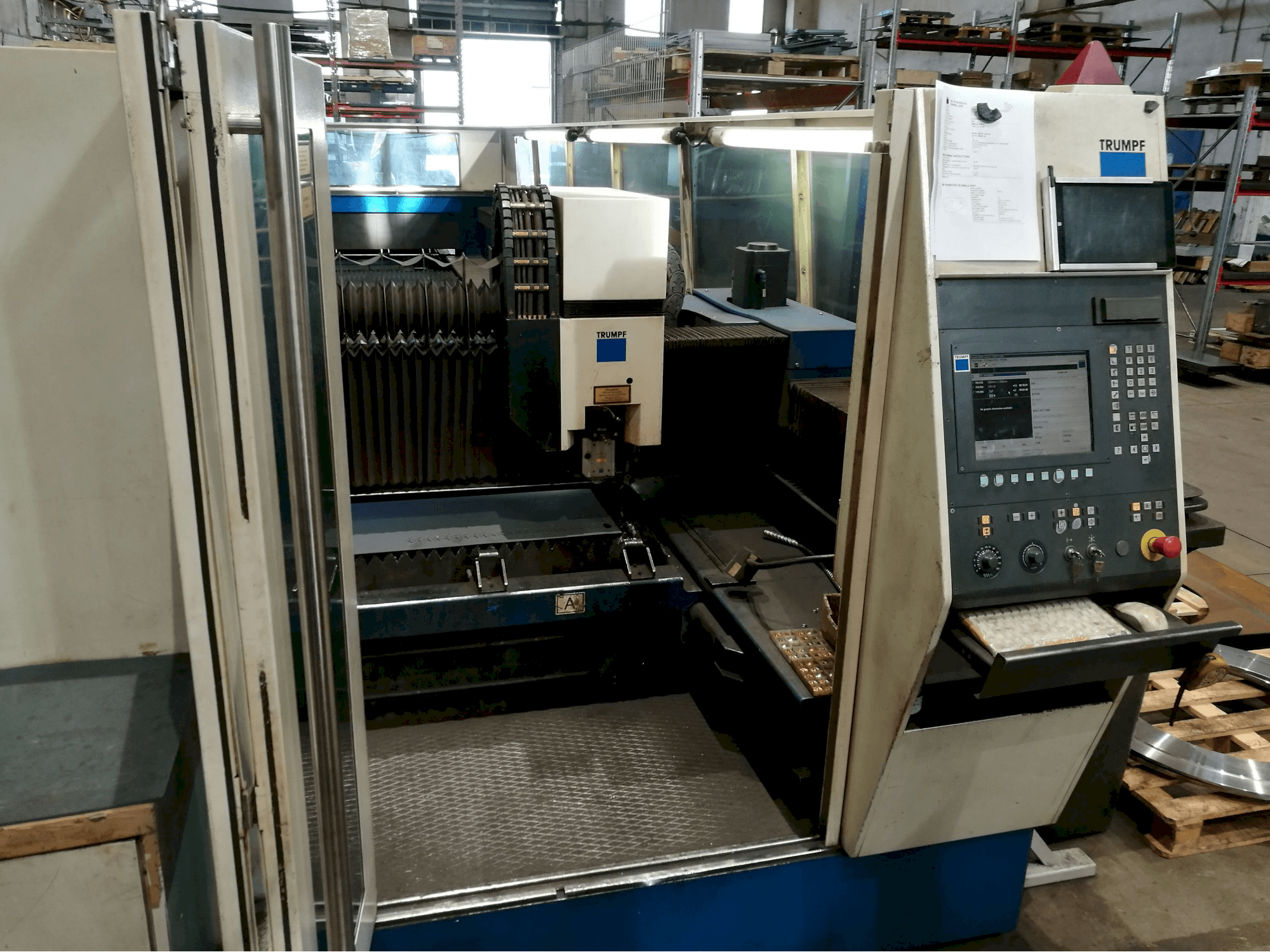 Prikaz stroja Trumpf TruLaser 5060 sprijeda