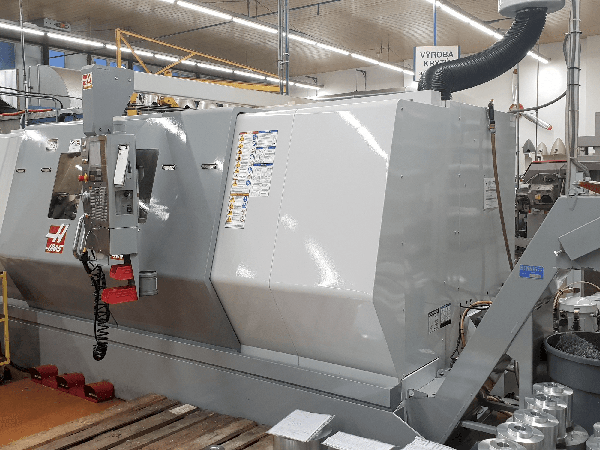 Prikaz stroja HAAS SL-40 zdesna