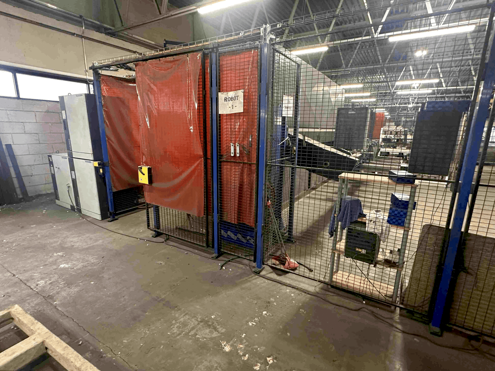 Prikaz stroja Yaskawa RM2-2000 S6D sprijeda