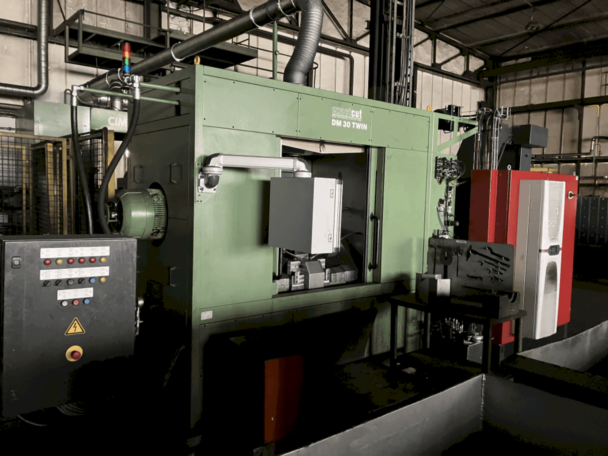 Prikaz stroja ExactCut DM 30 TWIN sprijeda