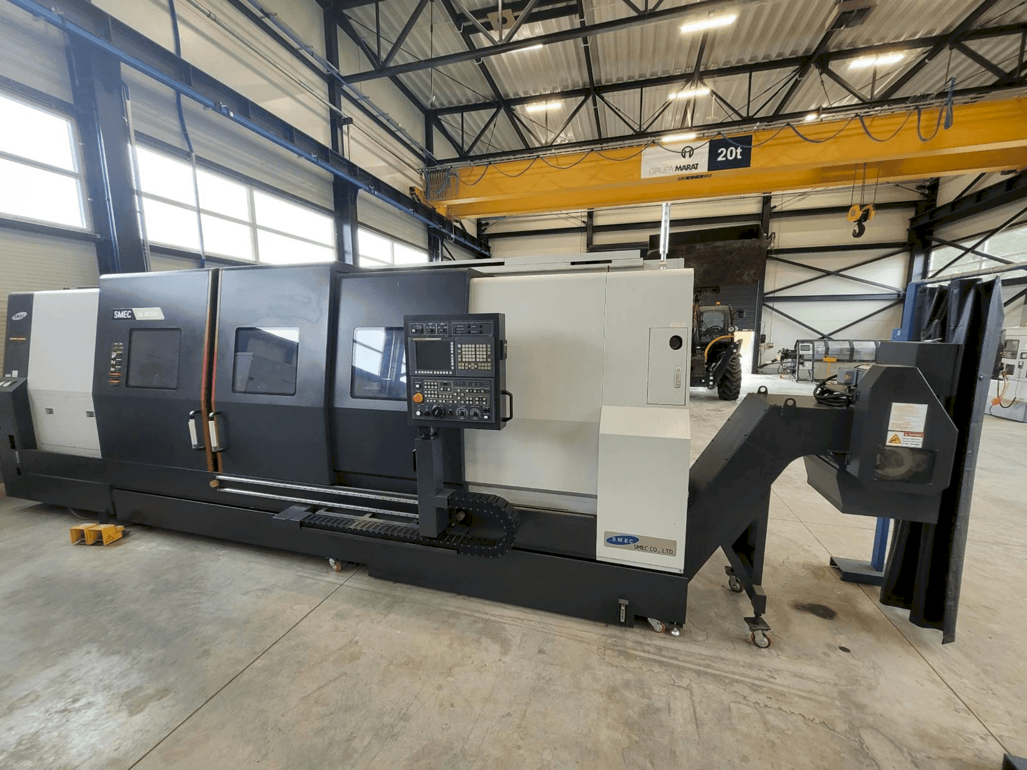 Prikaz stroja SMEC SL 4500 L sprijeda