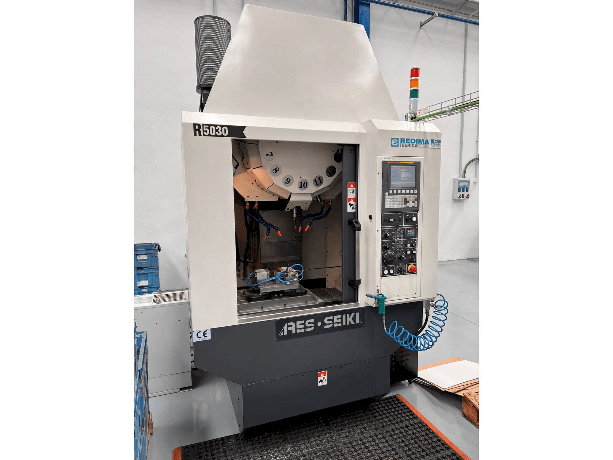 Prikaz stroja ARES-SEIKI R5030 sprijeda