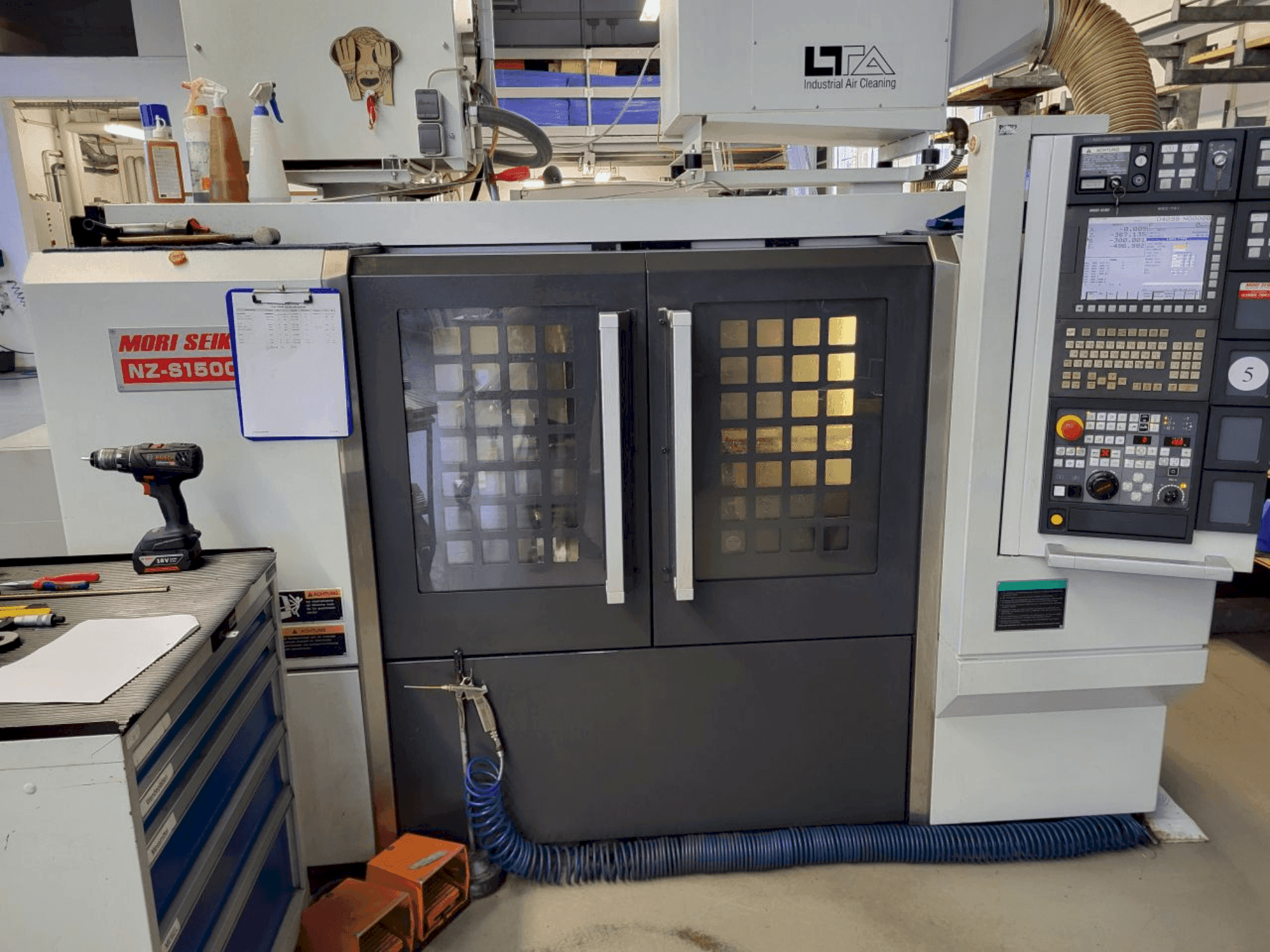 Prikaz stroja MORI SEIKI NZ-S1500 sprijeda