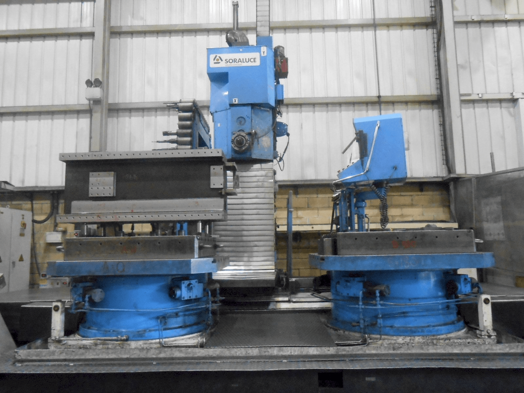 Prikaz stroja Soraluce CMH-100 sprijeda