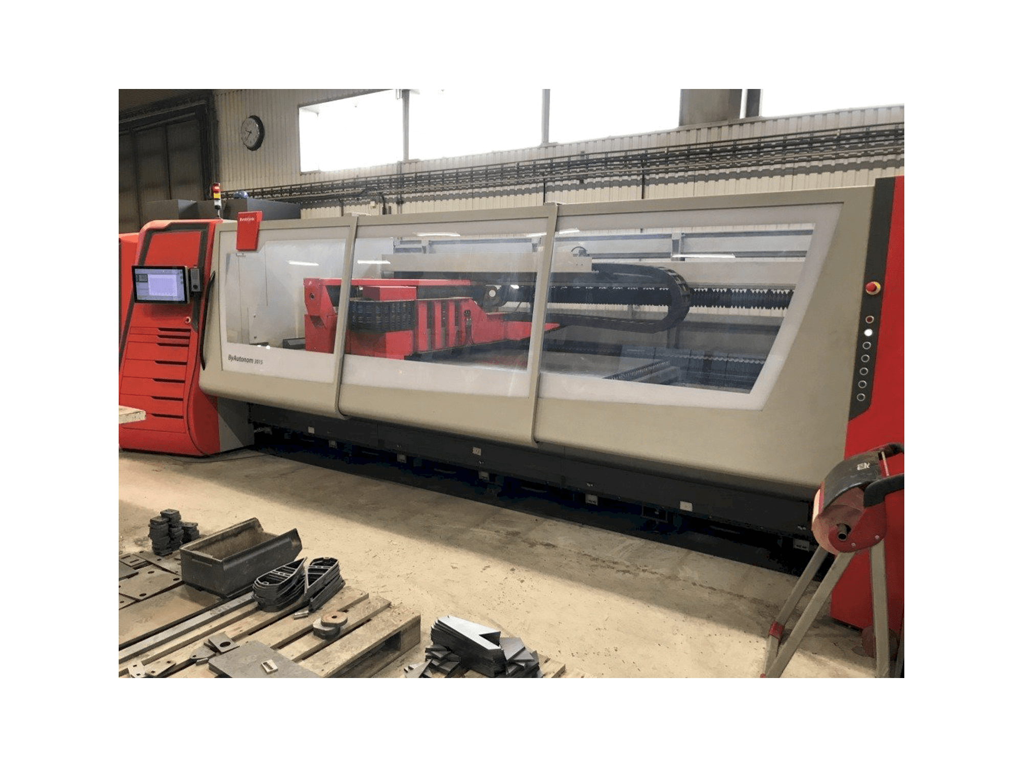 Prikaz desne strane stroja Bystronic ByAutonom 3015