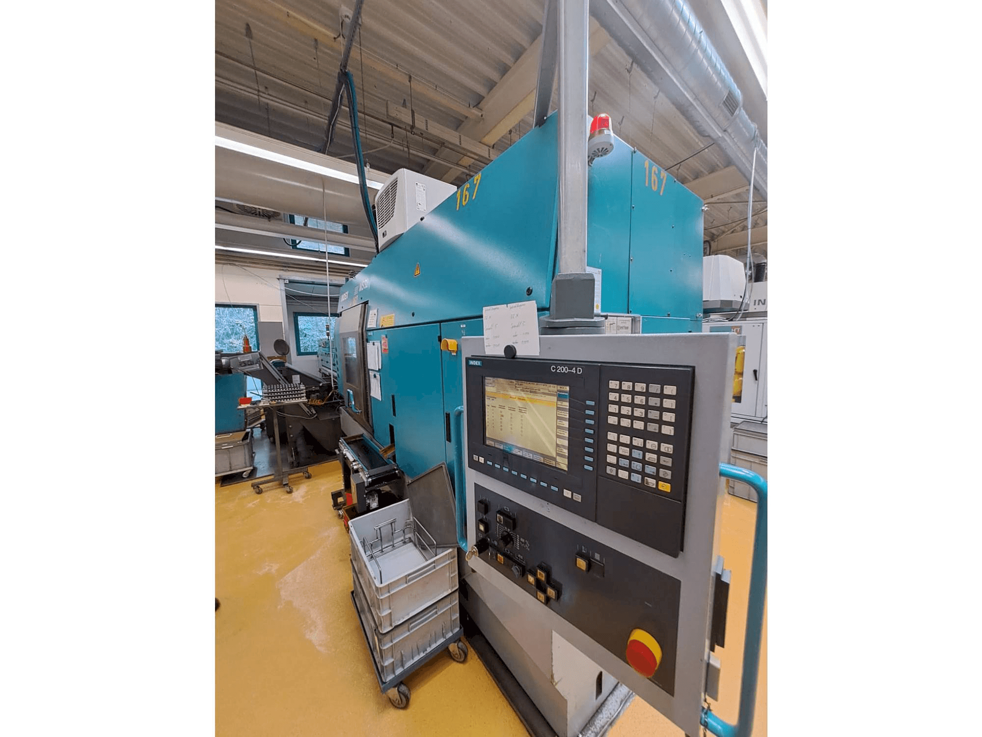 Prikaz desne strane stroja Index MS32G