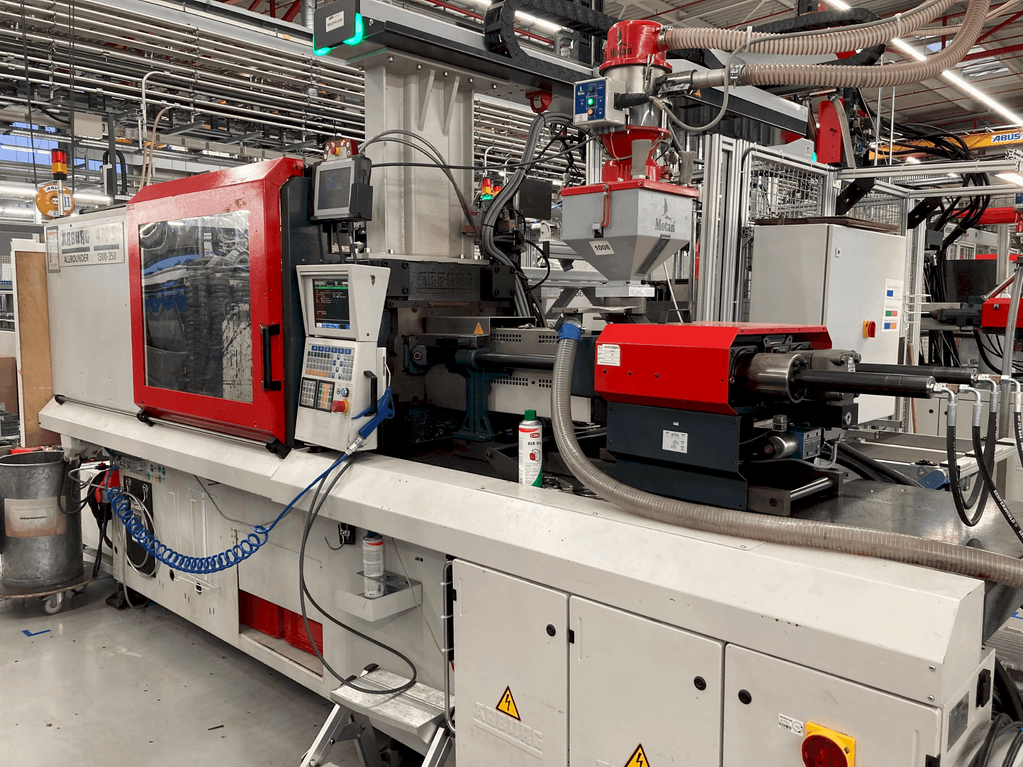 Prikaz stroja Arburg Allrounder 470 S 1300-350 sprijeda