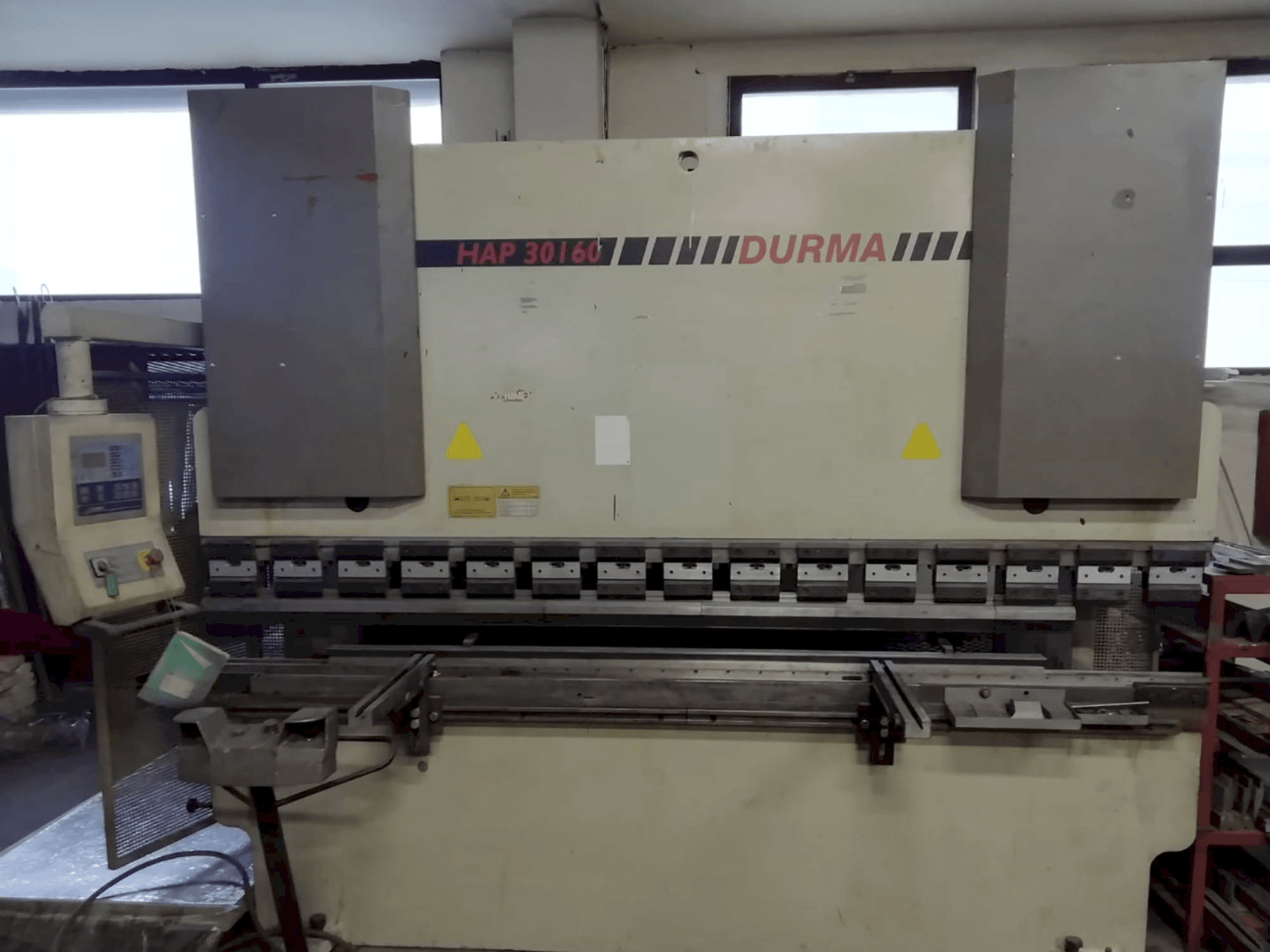 Prikaz stroja Durma HAP 30160 sprijeda