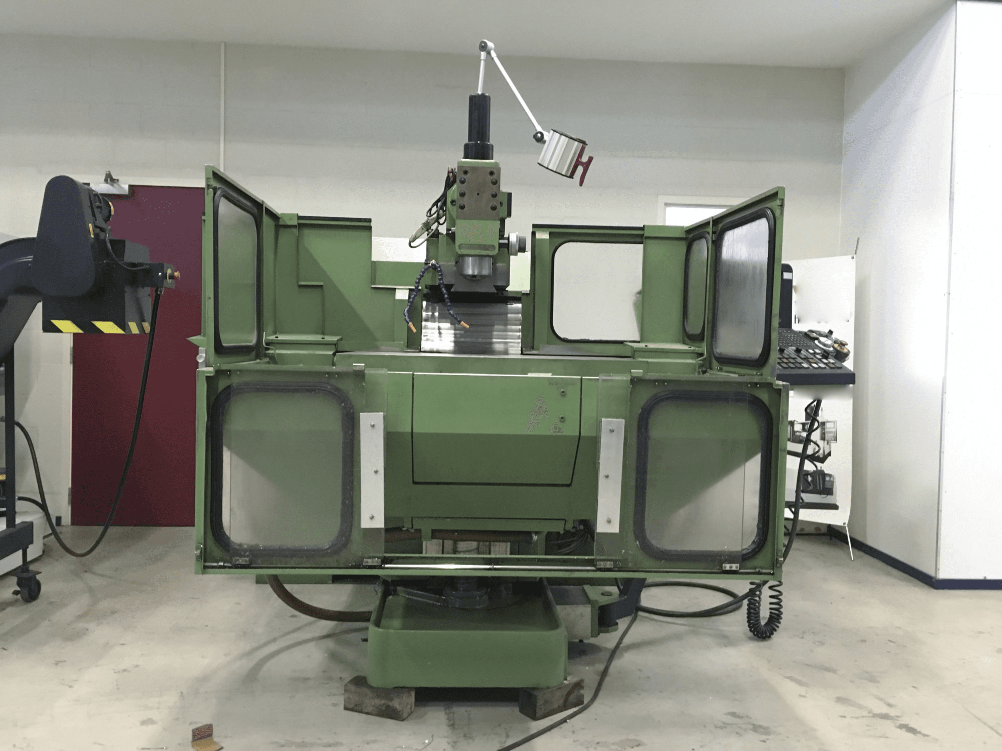 Prikaz stroja DECKEL FP4A sprijeda