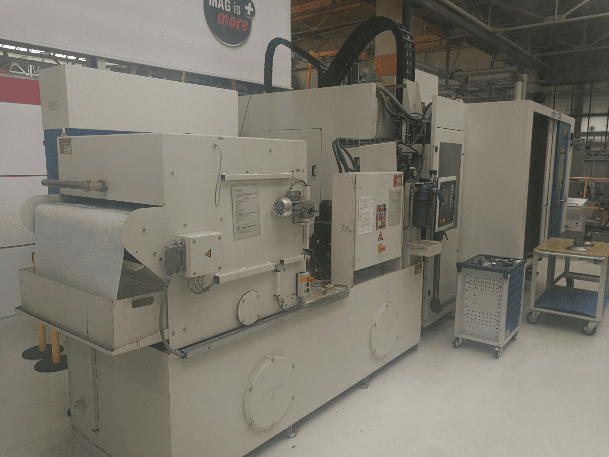 Prikaz stroja Hueller Hille NBH 135 slijeva