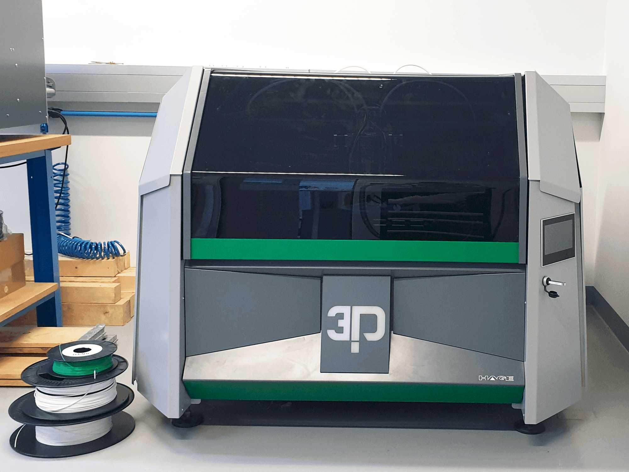 Prikaz stroja HAGE 3D 140 L-B sprijeda