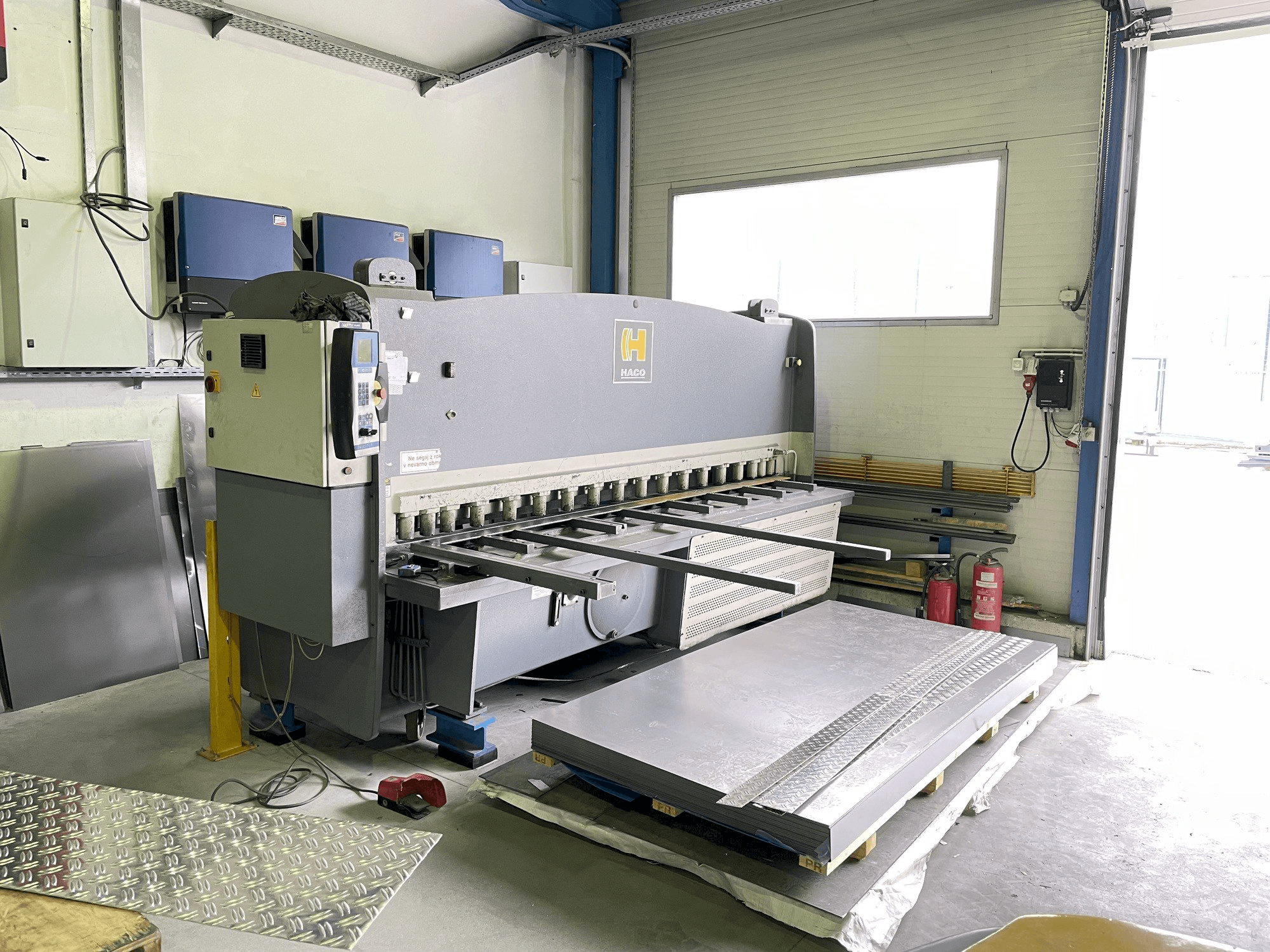 Prikaz stroja HACO HSLX 3006 sprijeda