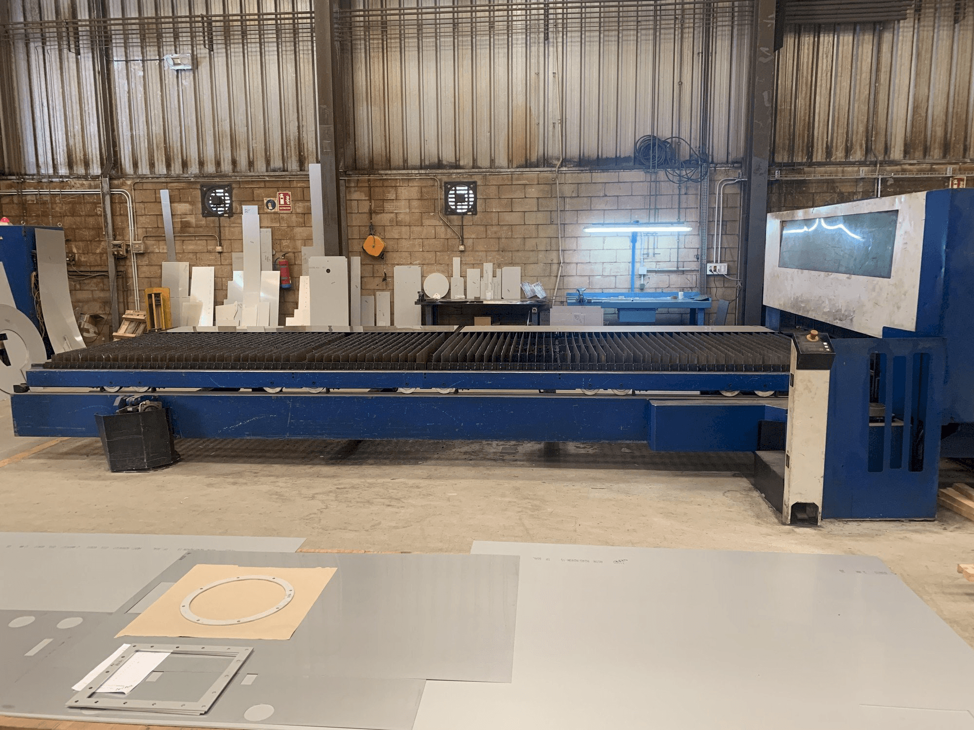 Prikaz stroja Trumpf Trumatic L 6050 sprijeda