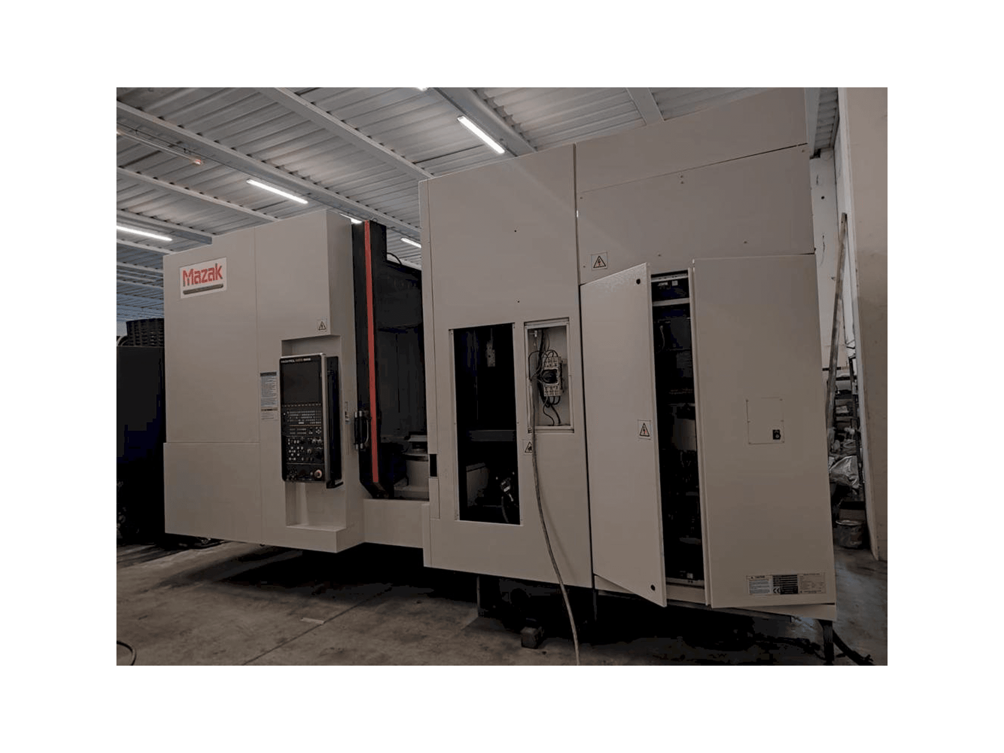 Prikaz stroja Mazak HCN 6000 sprijeda