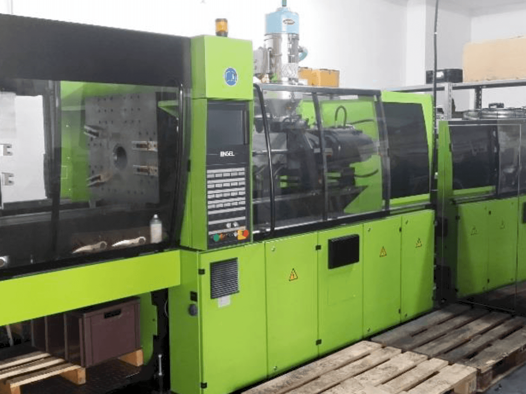 Prikaz stroja ENGEL VC 750/150 sprijeda