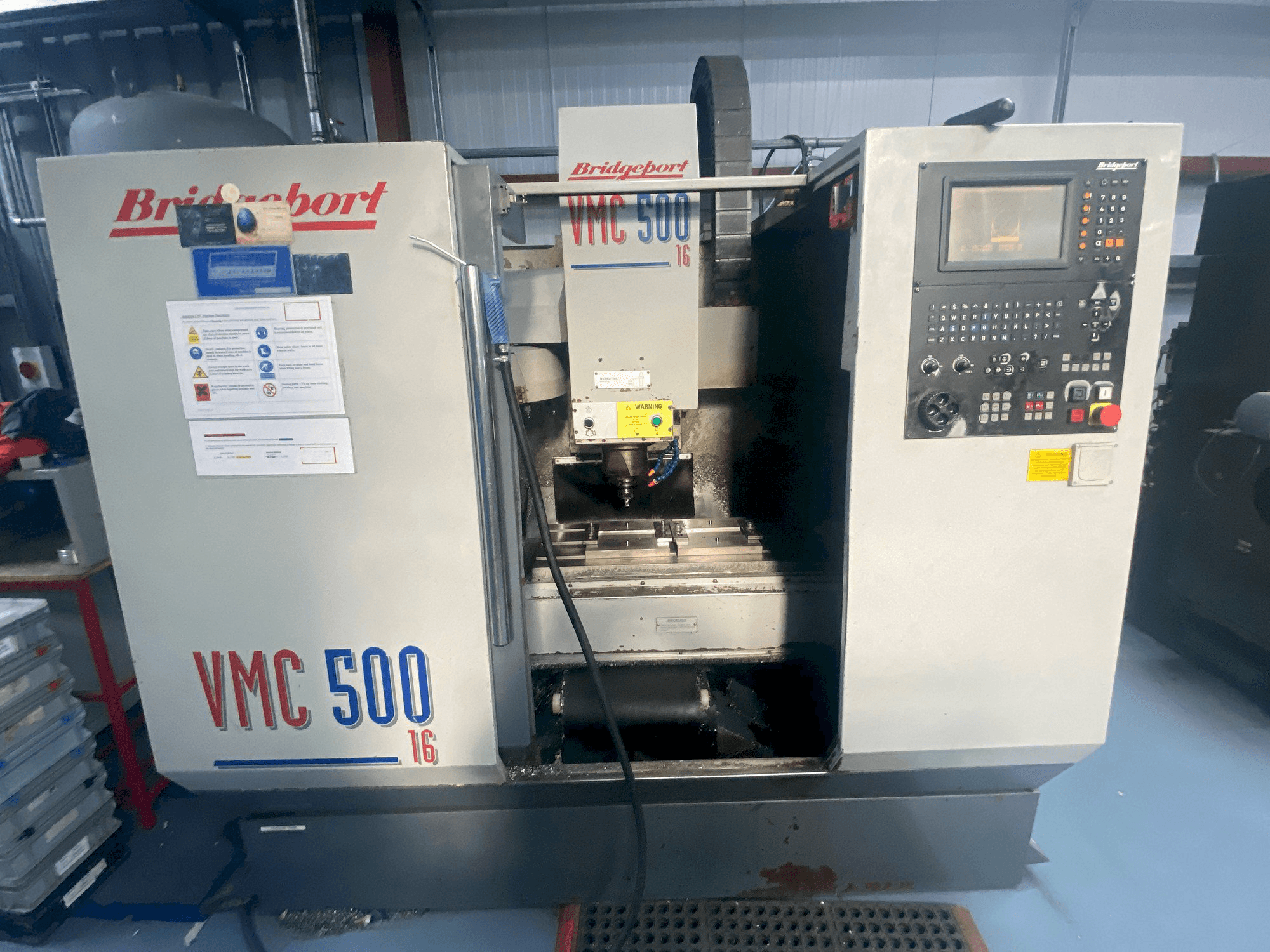 Prikaz stroja Bridgeport VMC 500/16 sprijeda