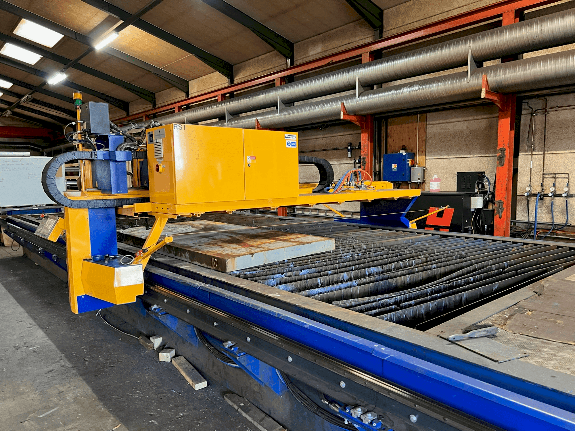 Prikaz stroja MicroStep MasterCut X 9001.30PG sprijeda