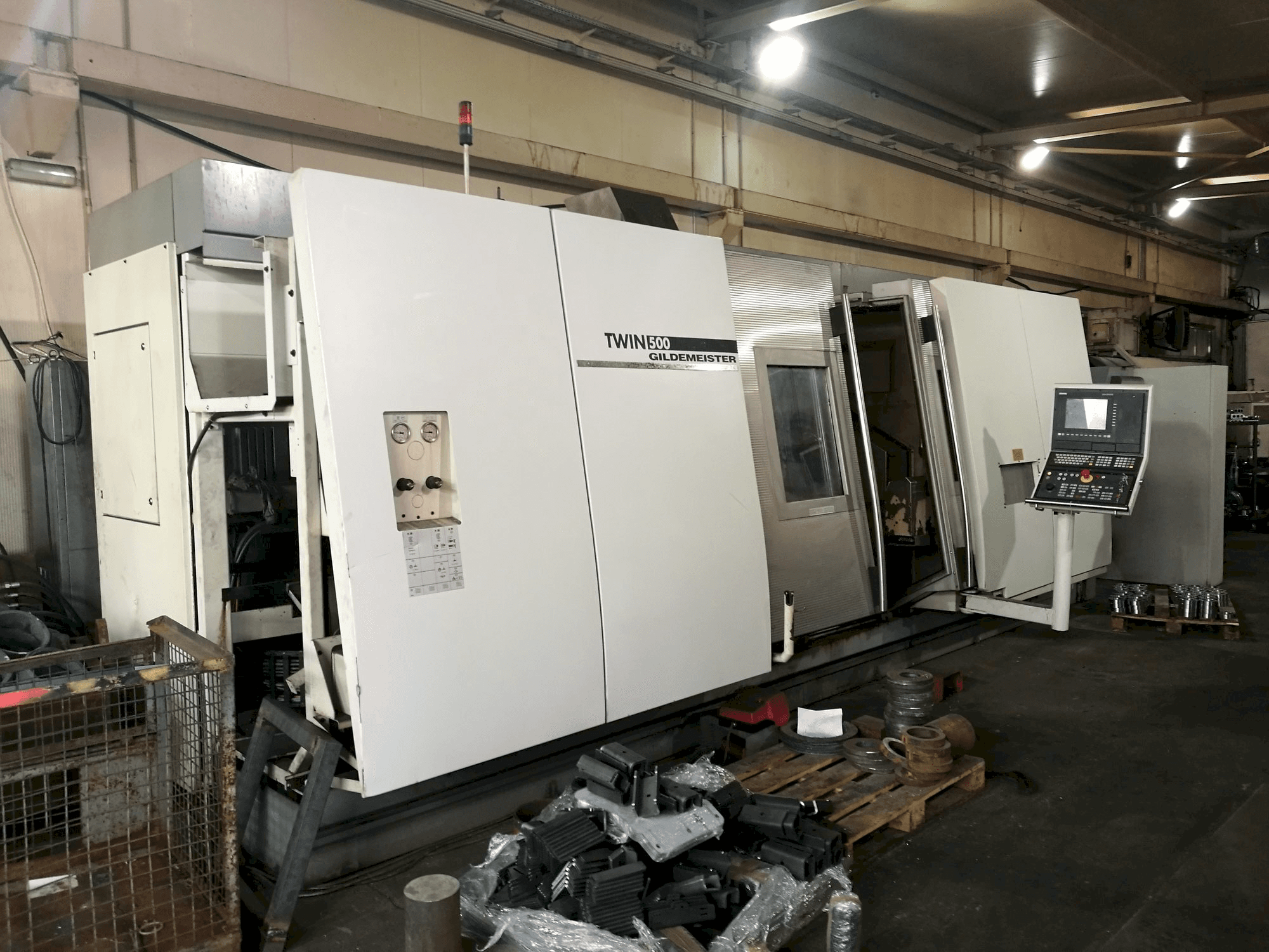 Prikaz stroja Gildemeister TWIN 500 sprijeda