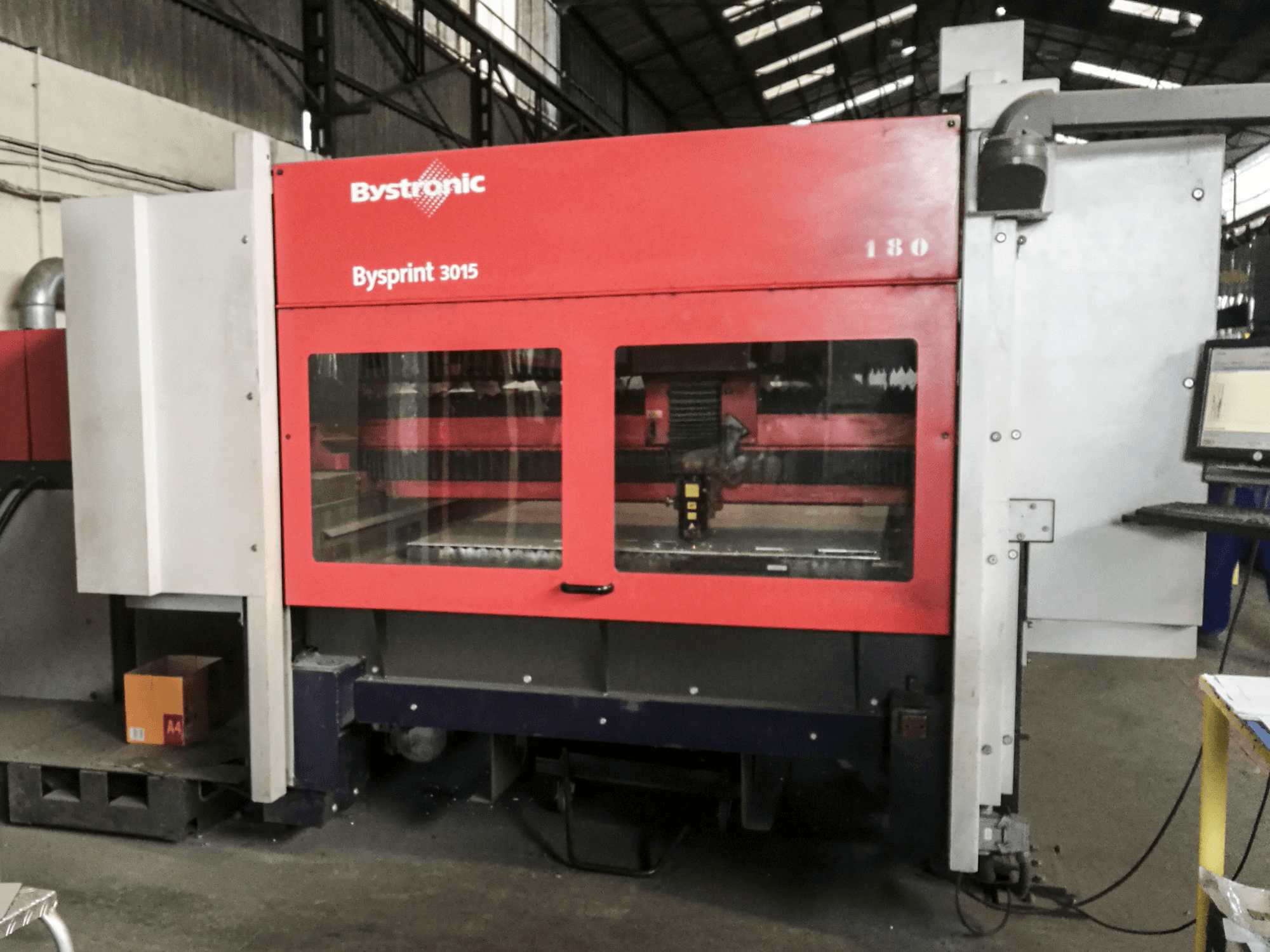 Prikaz stroja Bystronic BySprint 3015 sprijeda