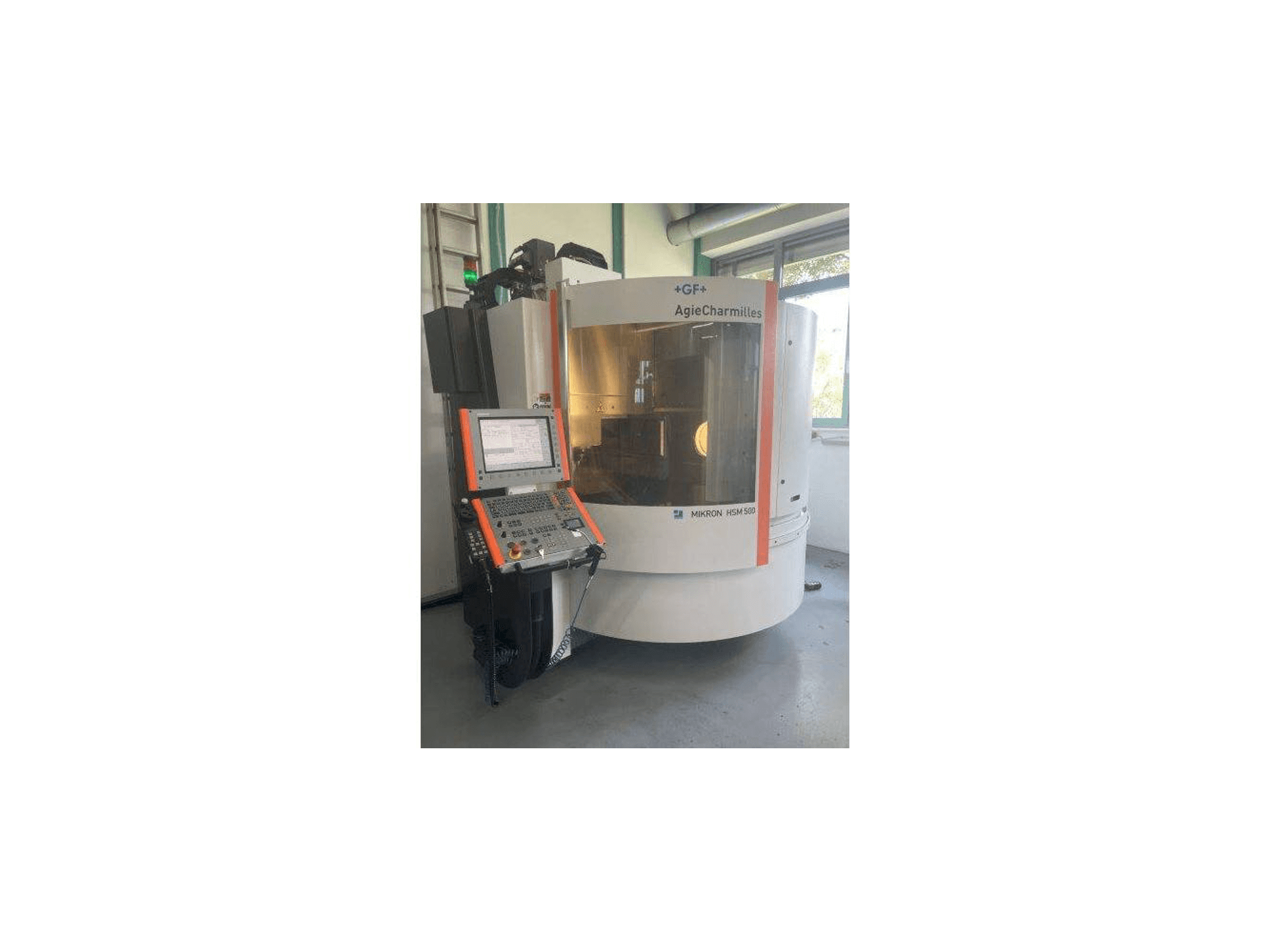 Prikaz stroja MIKRON HSM 500 sprijeda