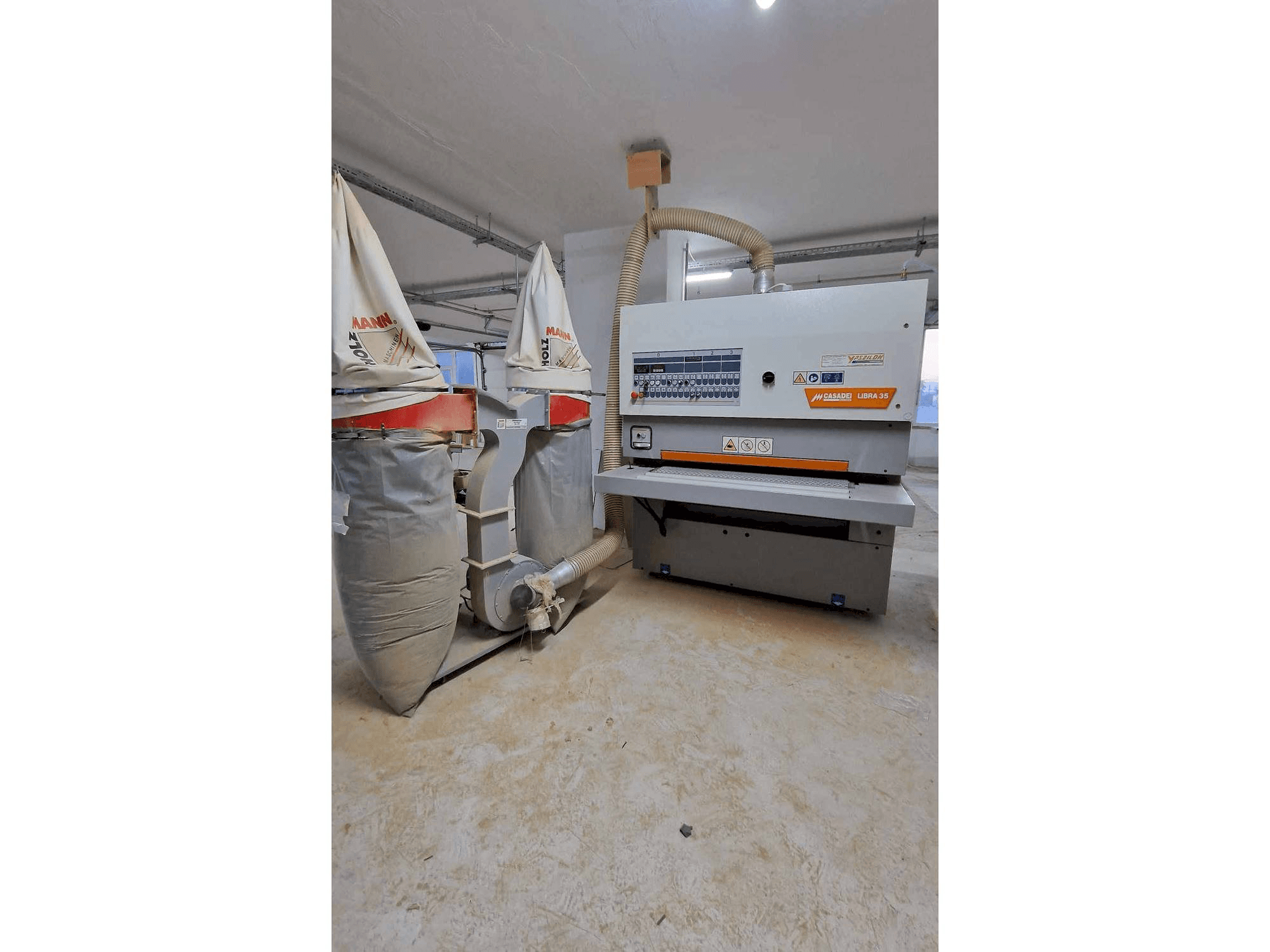 Prikaz stroja CASADEI LIBRA 35 sprijeda