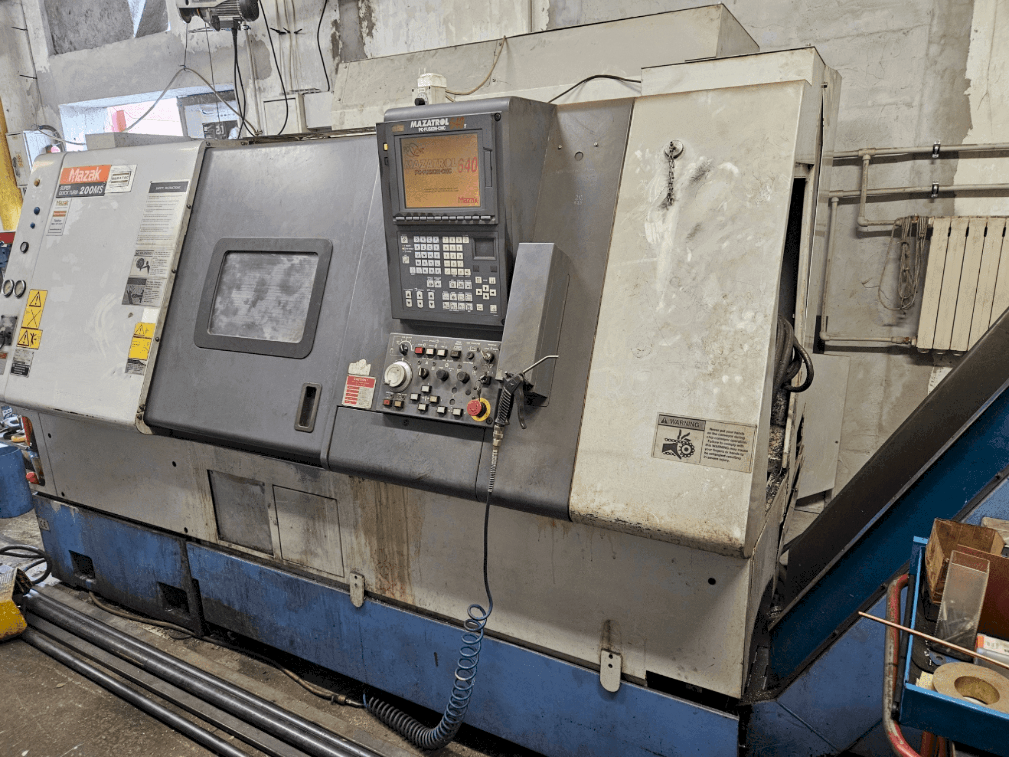 Prikaz stroja Mazak SQT 200 MS sprijeda