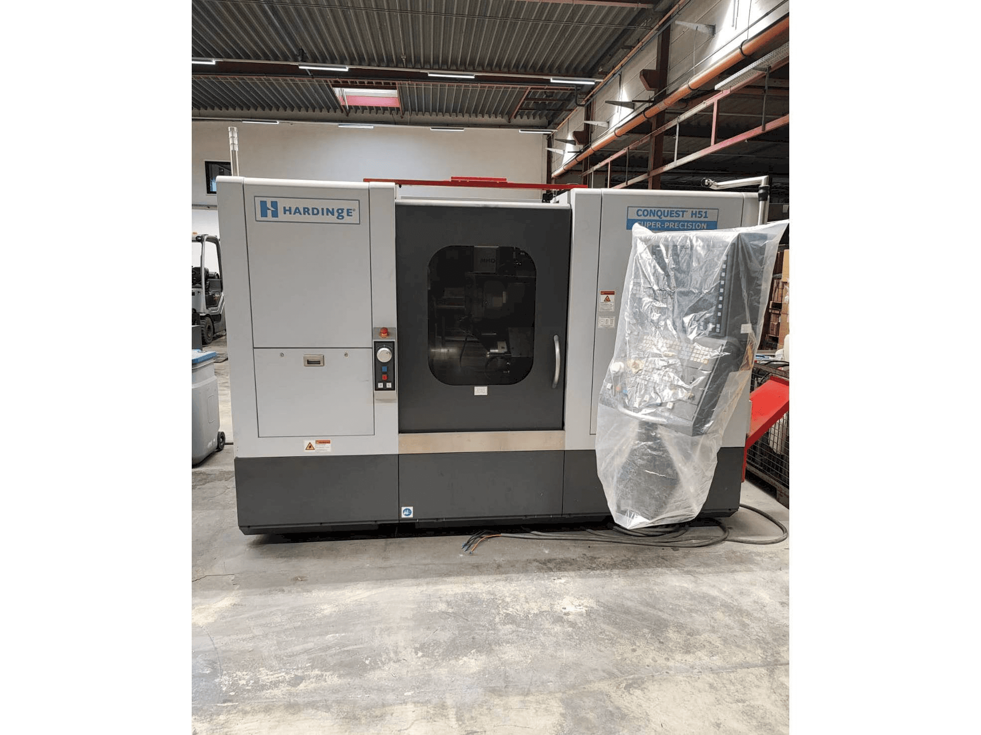 Prikaz stroja HARDINGE CONQUEST H51 sprijeda
